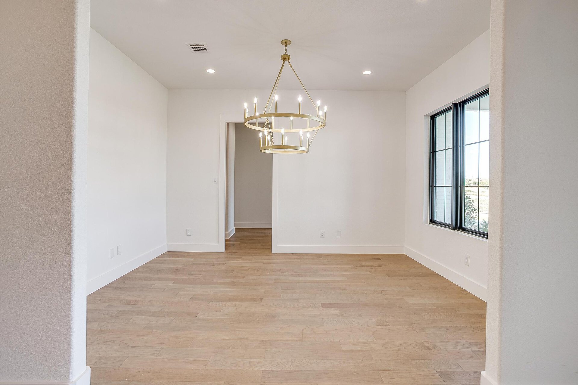 An image that shows 2200 Cotton Tail Way (19 Of 102)