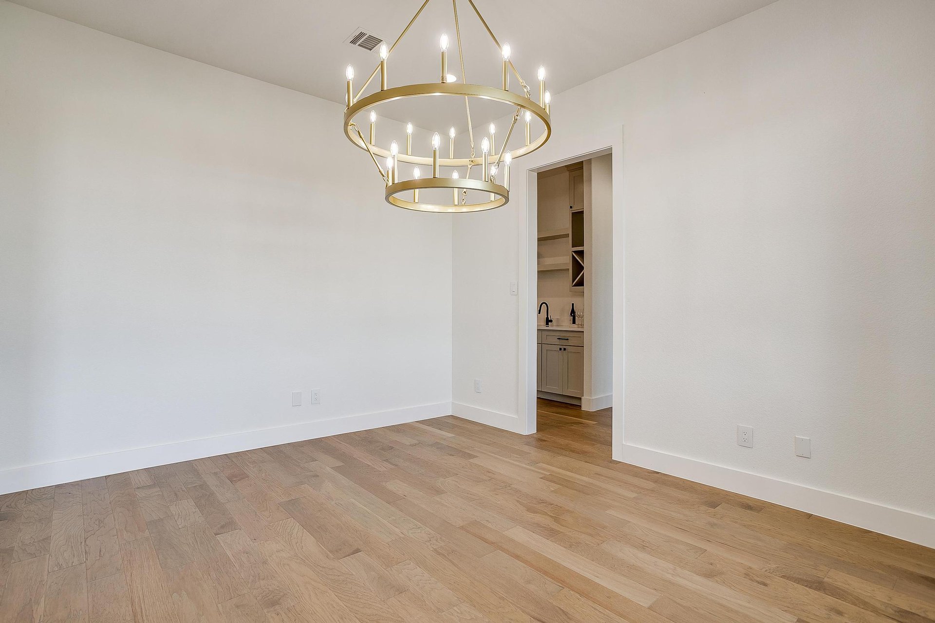 An image that shows 2200 Cotton Tail Way (23 Of 102)