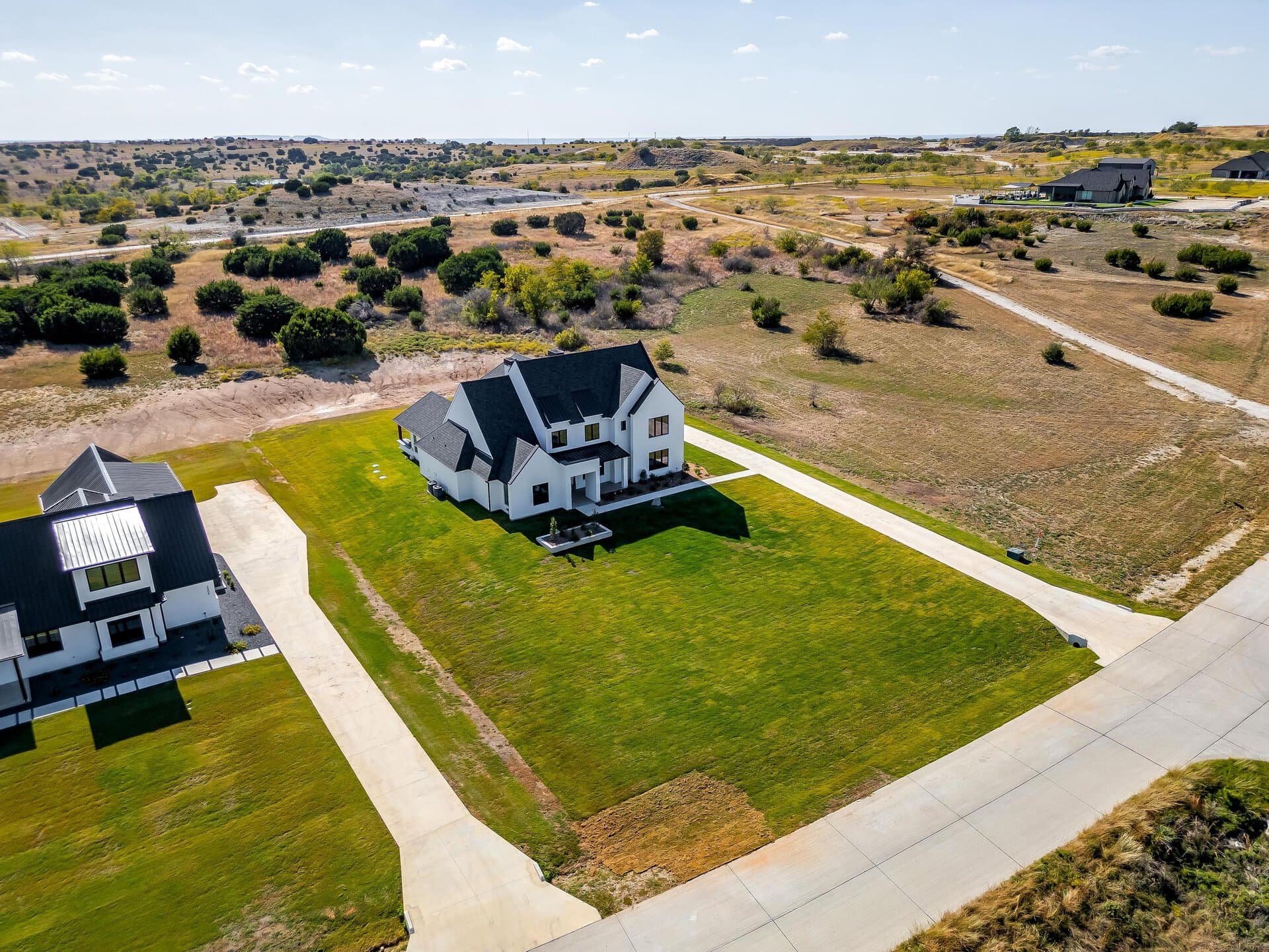 An image that shows 2200 Cotton Tail Way (3 Of 102)