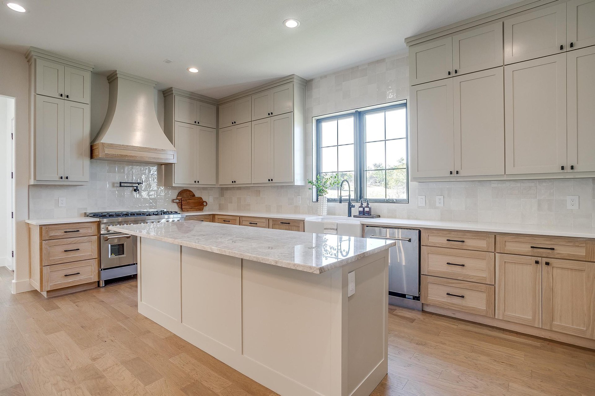 An image that shows 2200 Cotton Tail Way (36 Of 102)