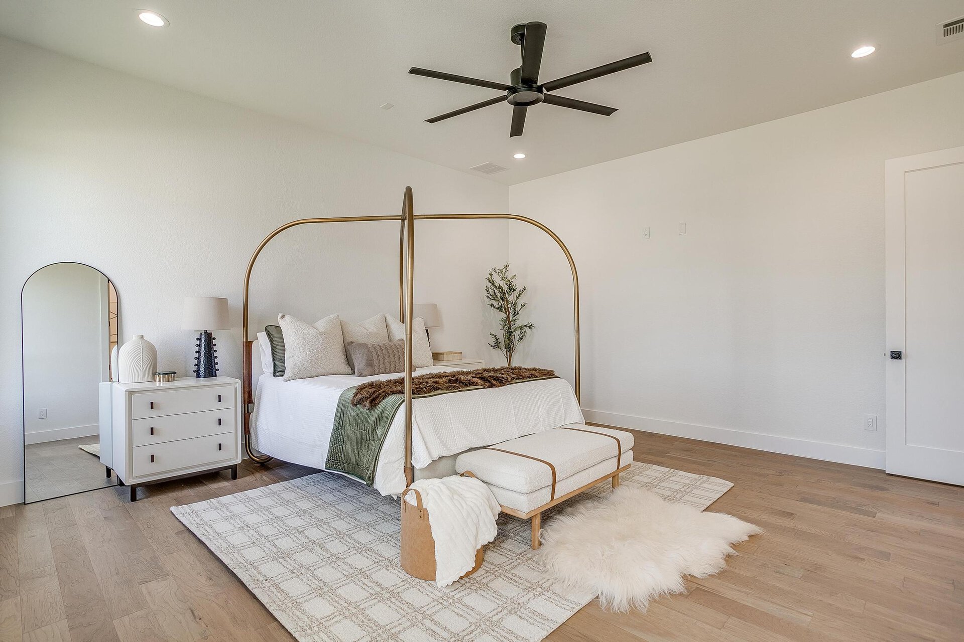 An image that shows 2200 Cotton Tail Way (51 Of 102)