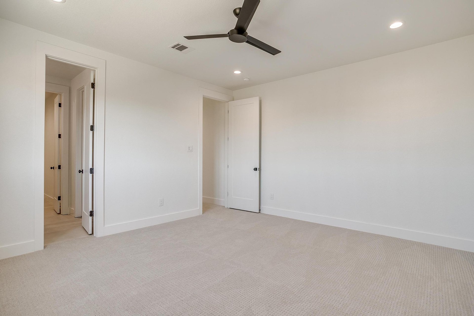 An image that shows 2200 Cotton Tail Way (66 Of 102)