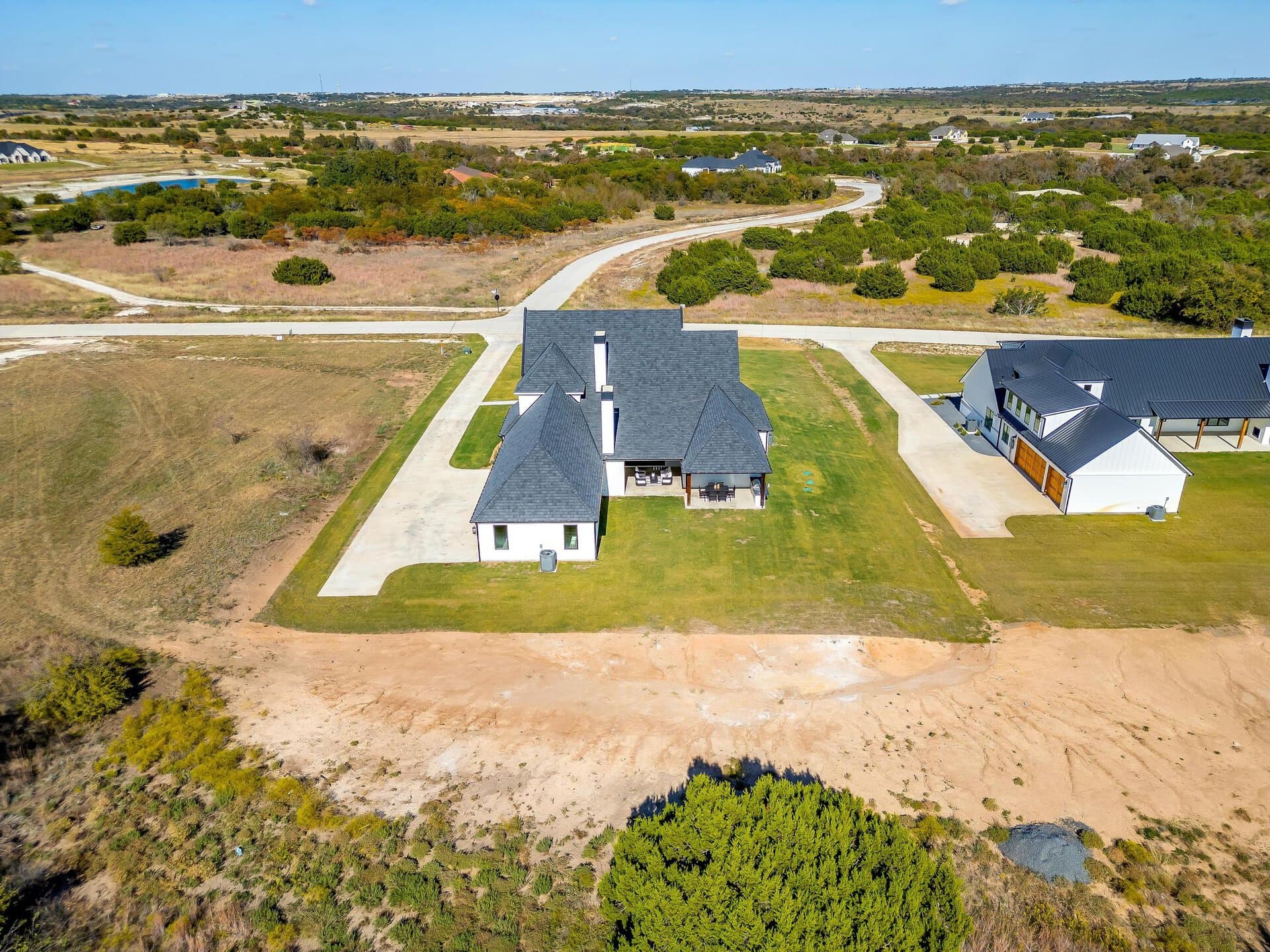 An image that shows 2200 Cotton Tail Way (7 Of 102)