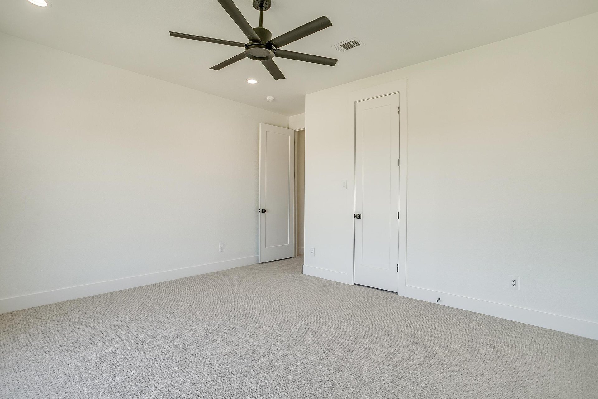 An image that shows 2200 Cotton Tail Way (70 Of 102)