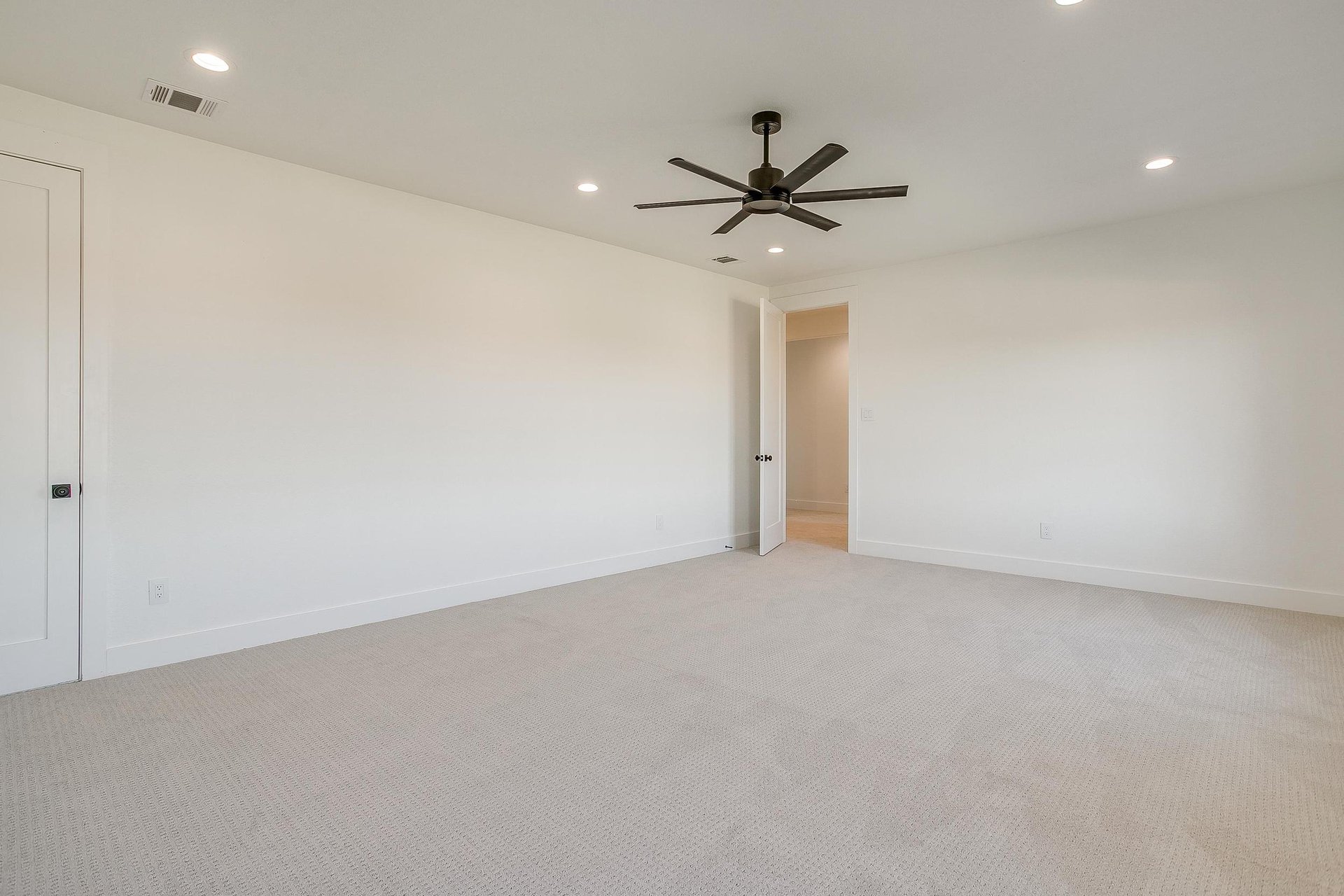 An image that shows 2200 Cotton Tail Way (72 Of 102)