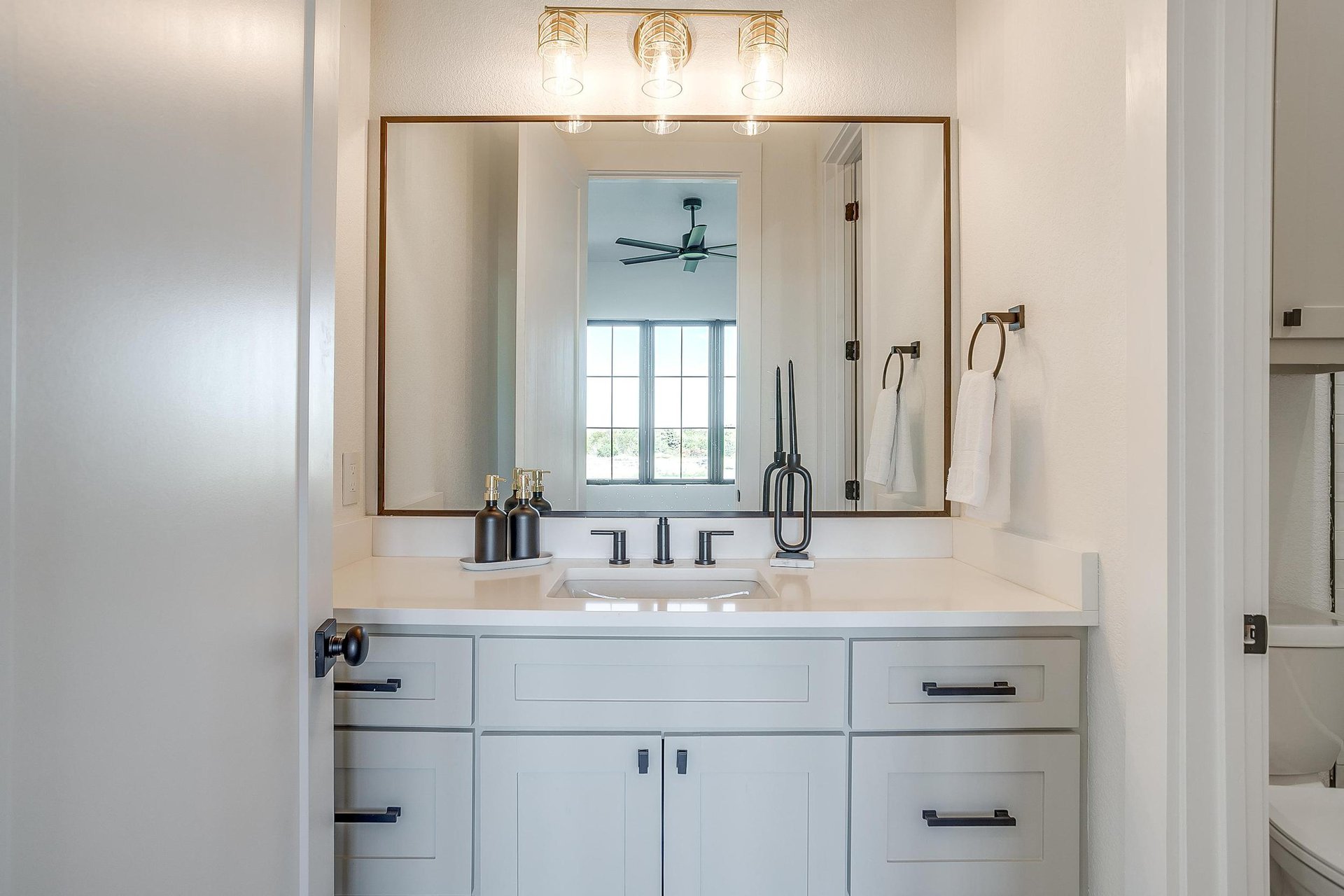 An image that shows 2200 Cotton Tail Way (77 Of 102)