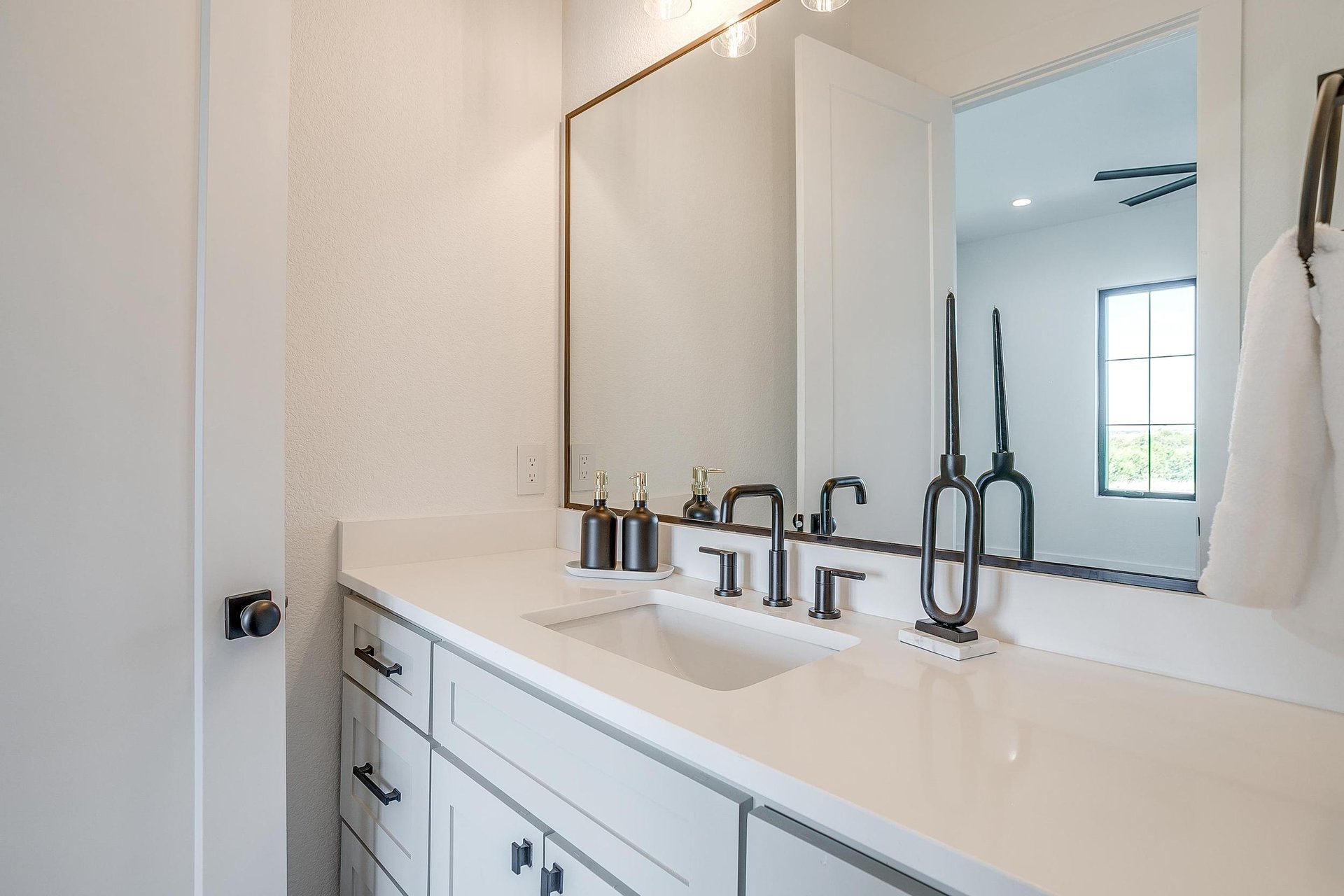 An image that shows 2200 Cotton Tail Way (78 Of 102)