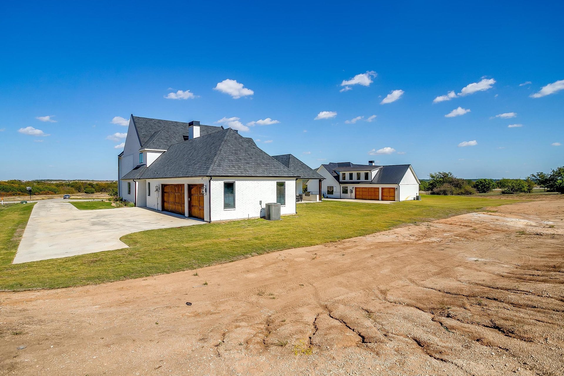 An image that shows 2200 Cotton Tail Way (92 Of 102)