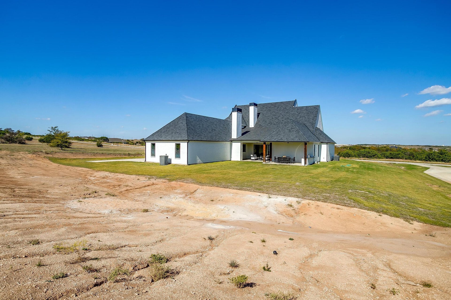 An image that shows 2200 Cotton Tail Way (94 Of 102)