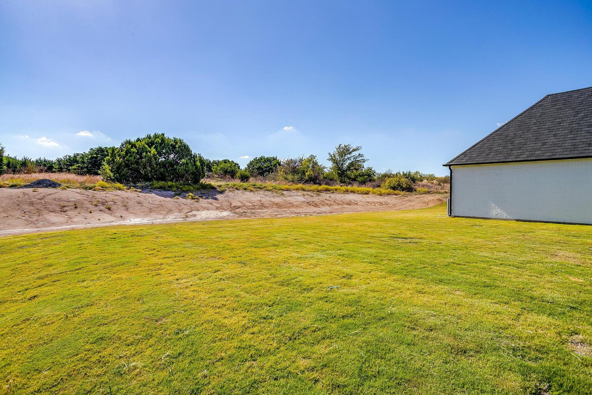 An image that shows 2200 Cotton Tail Way (96 Of 102)