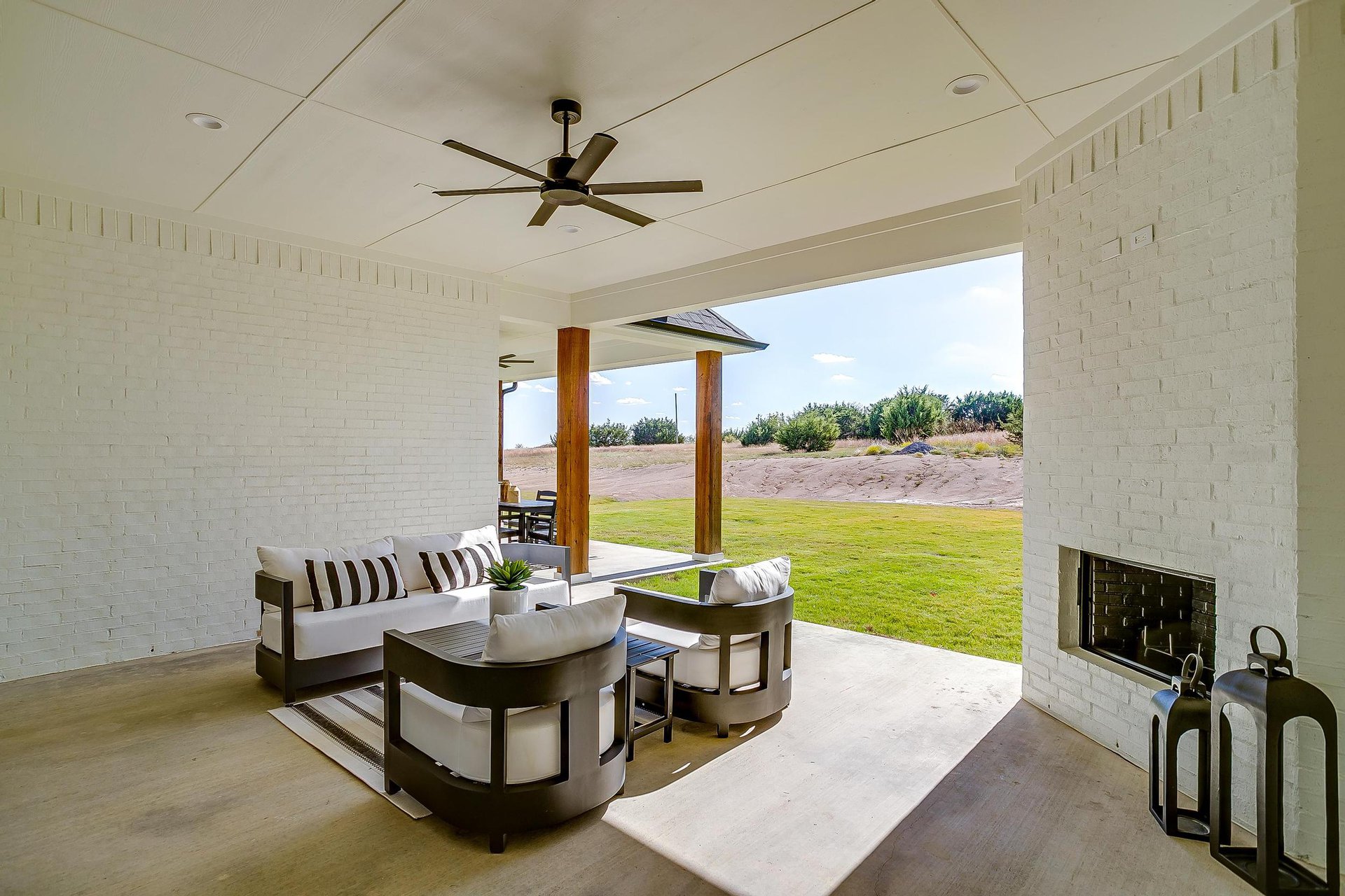 An image that shows 2200 Cotton Tail Way (99 Of 102)