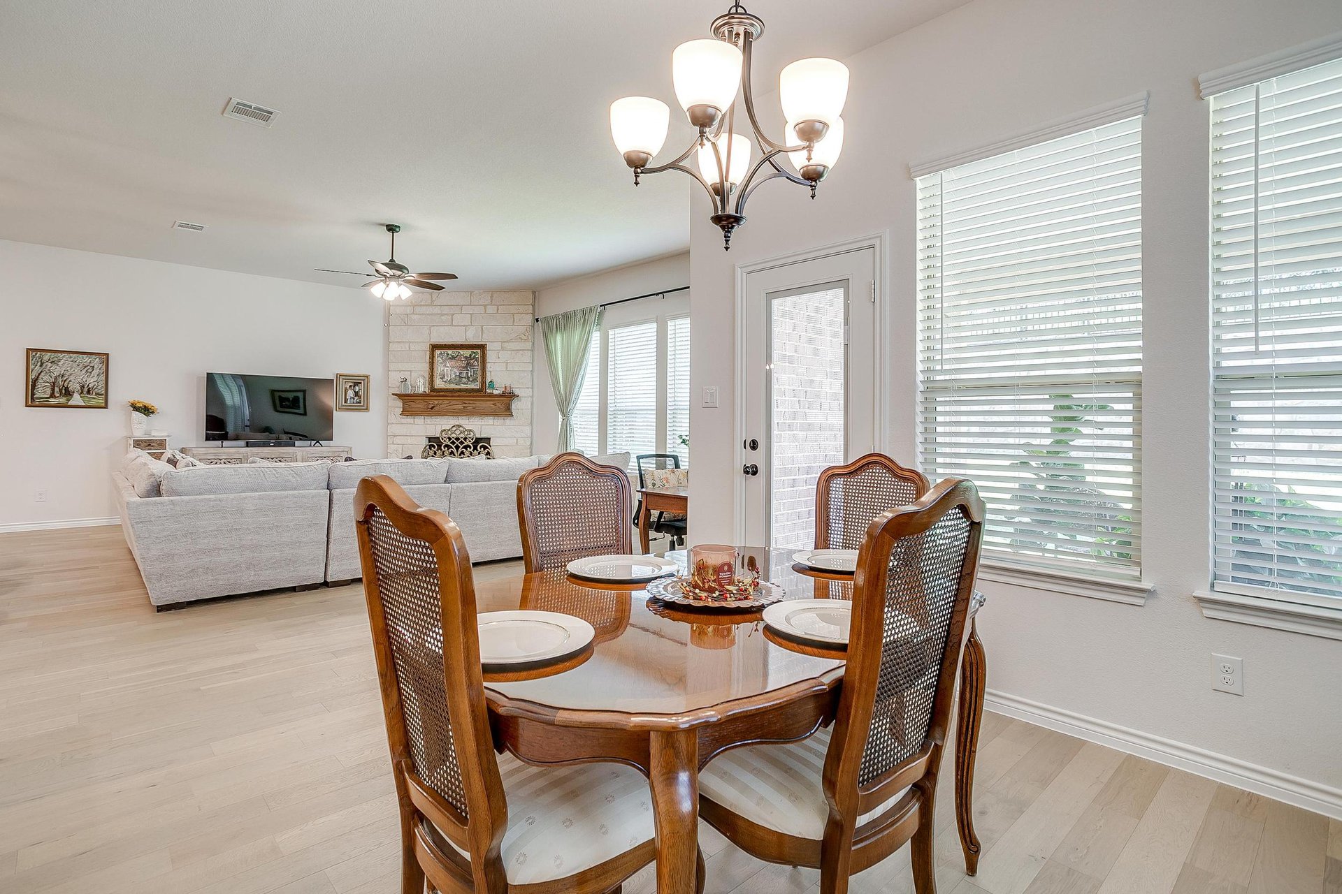 An image that shows 2457 Timber Hills Dr (18 Of 40)