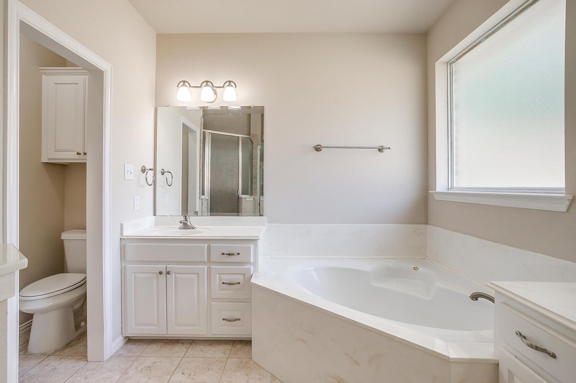 An image that shows 3604 Cliffwood Drive (29 Of 59)