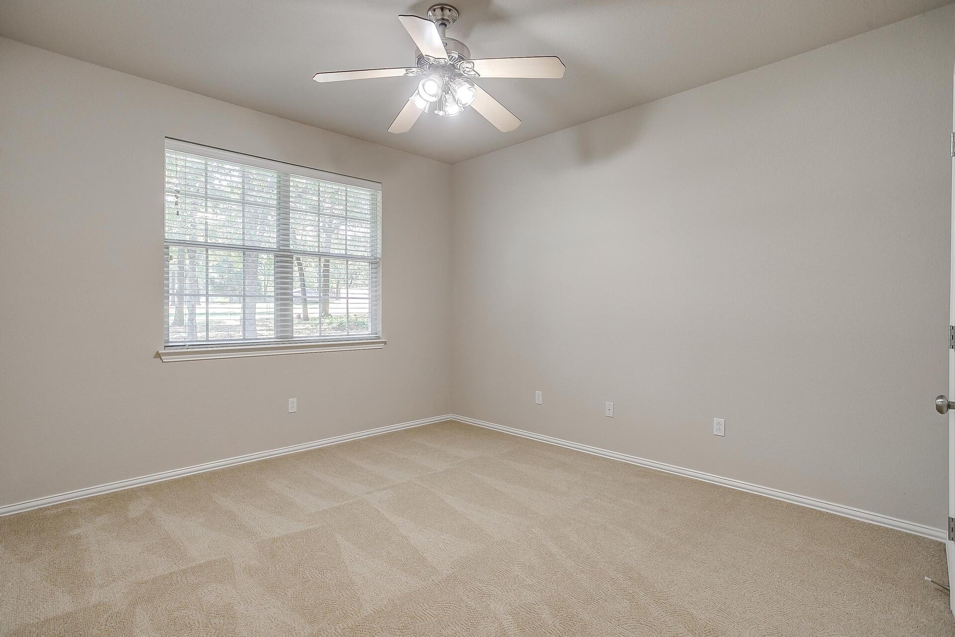 An image that shows 3604 Cliffwood Drive (32 Of 59)