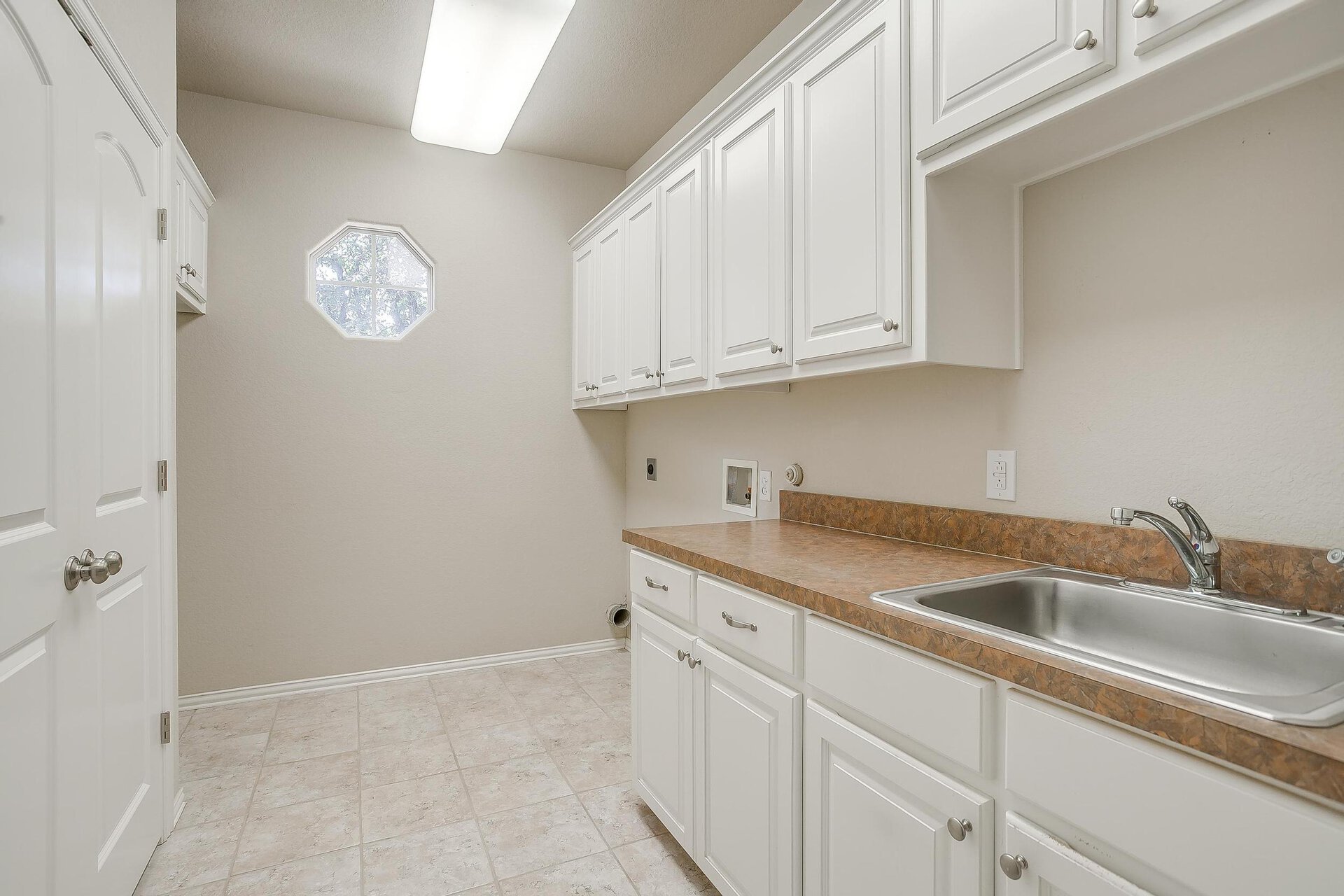 An image that shows 3604 Cliffwood Drive (36 Of 59)