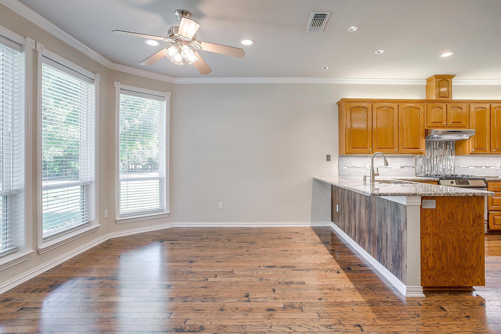 An image that shows 3604 Cliffwood Drive (42 Of 59)