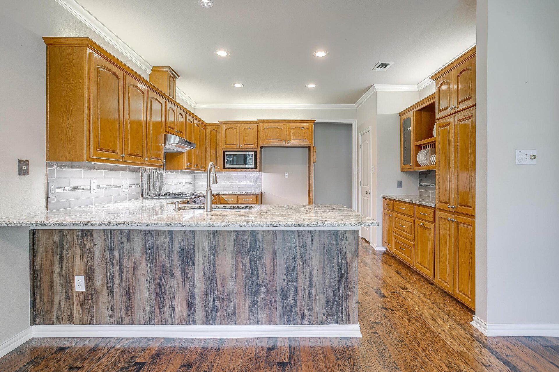 An image that shows 3604 Cliffwood Drive (48 Of 59)