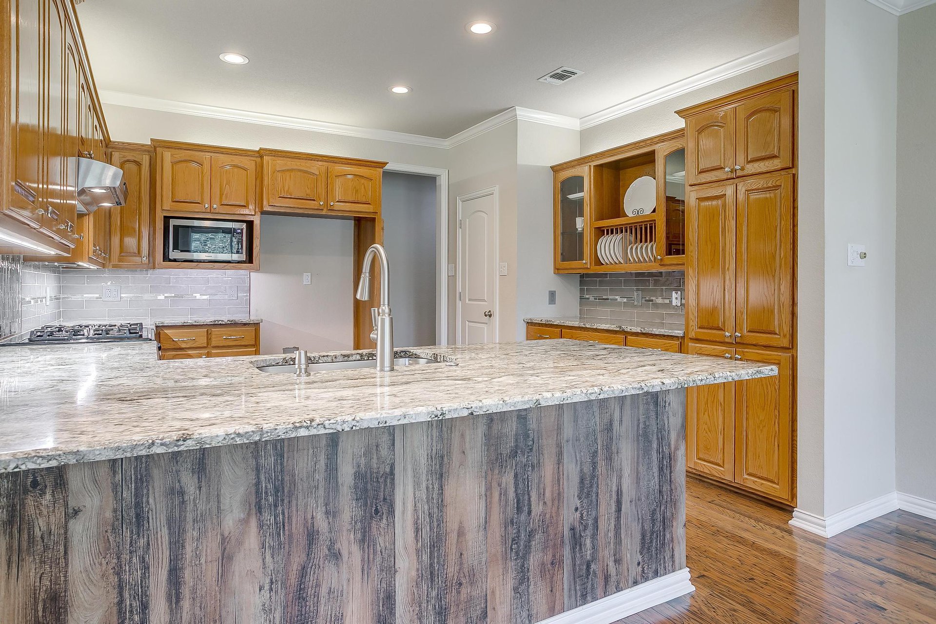 An image that shows 3604 Cliffwood Drive (49 Of 59)