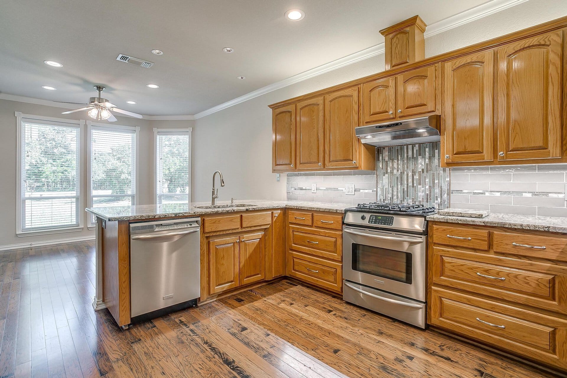 An image that shows 3604 Cliffwood Drive (50 Of 59)