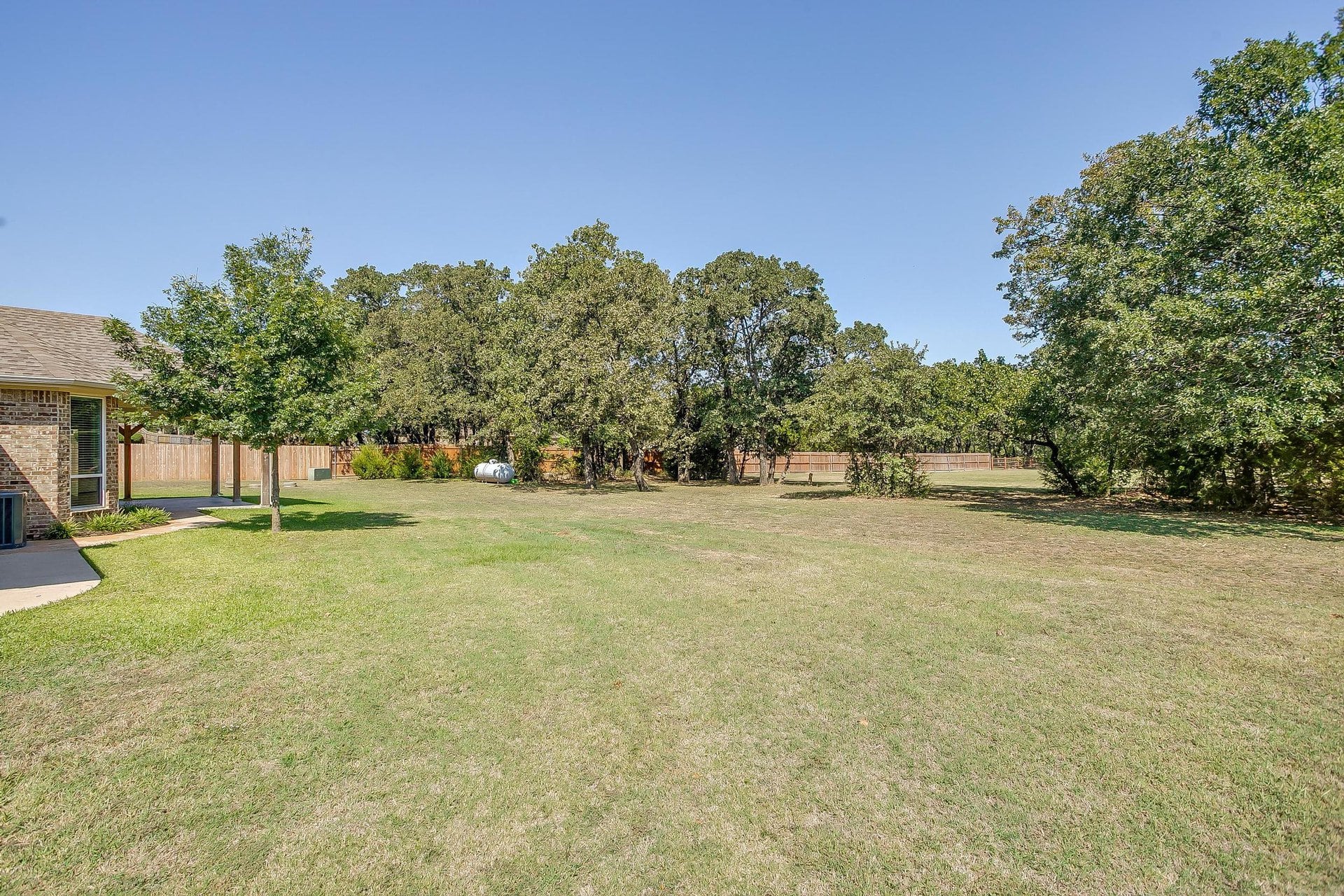An image that shows 3604 Cliffwood Drive (56 Of 59)