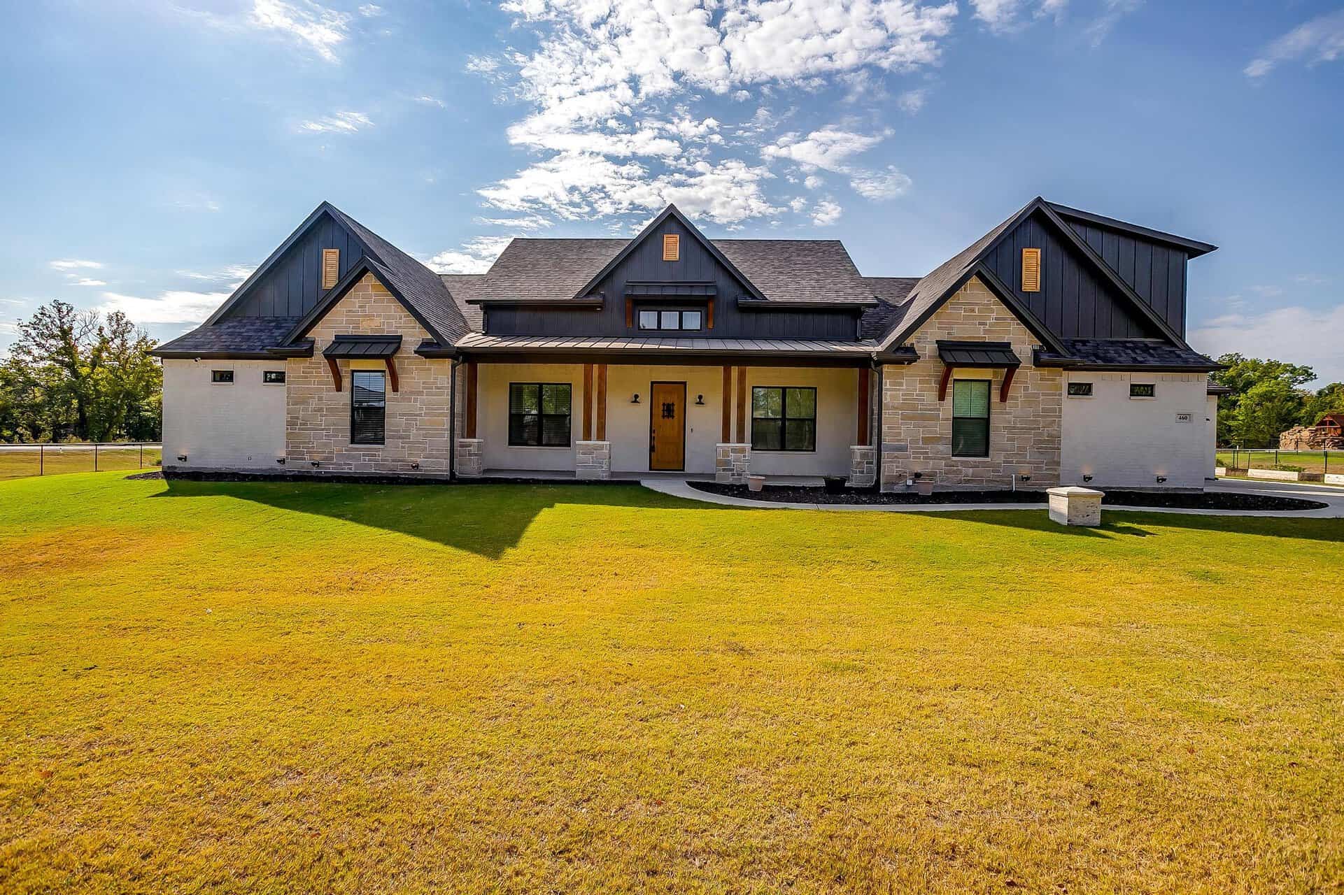 An image that shows 460 Younger Ranch Rd. (11 Of 64)
