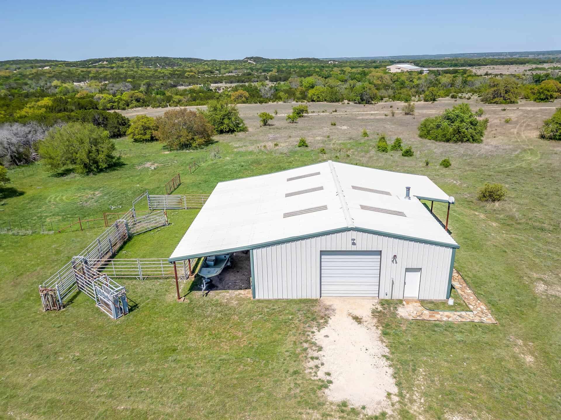 An image that shows 131 Private Rd 2549b (11 Of 79)
