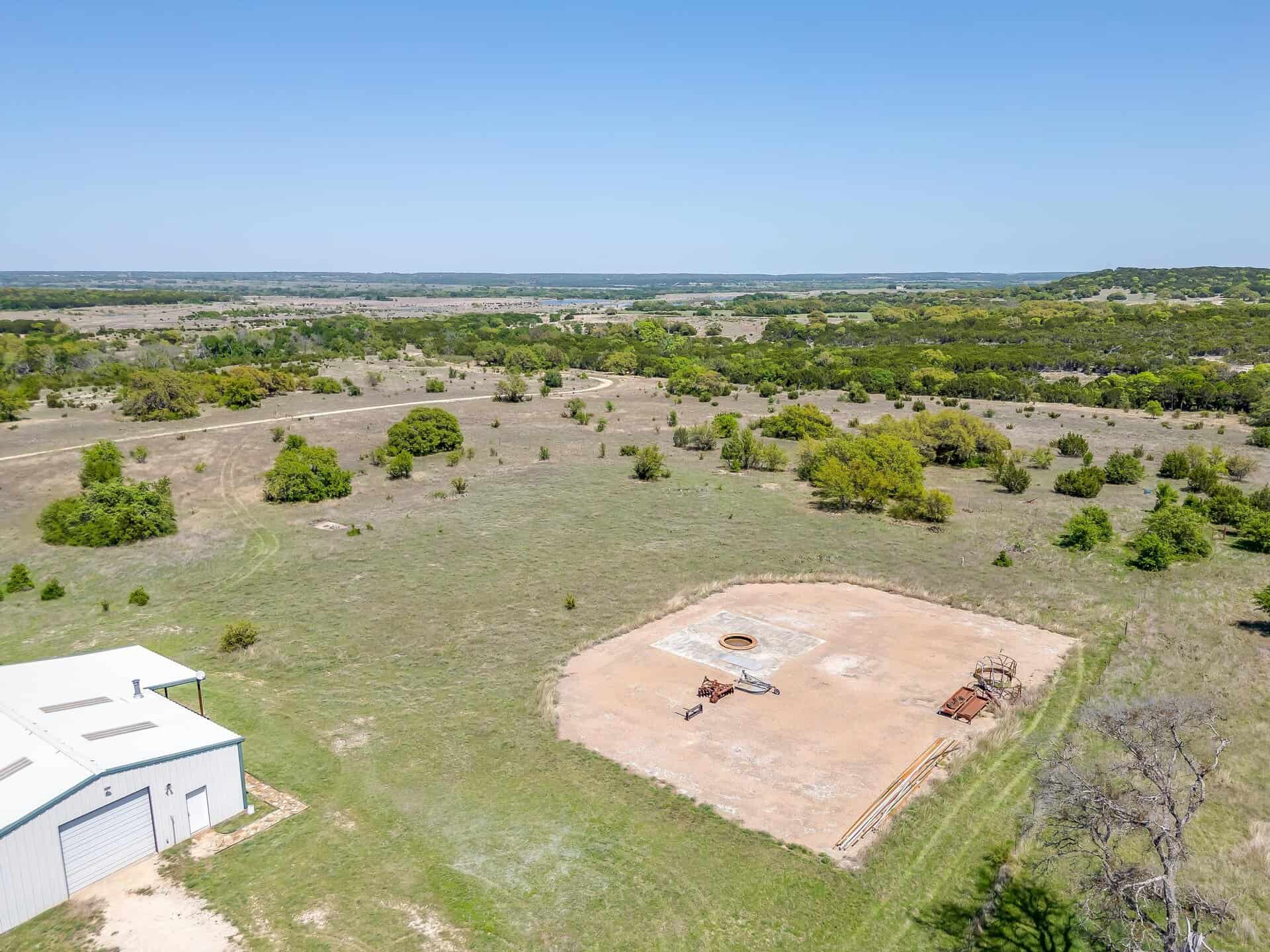 An image that shows 131 Private Rd 2549b (12 Of 79)