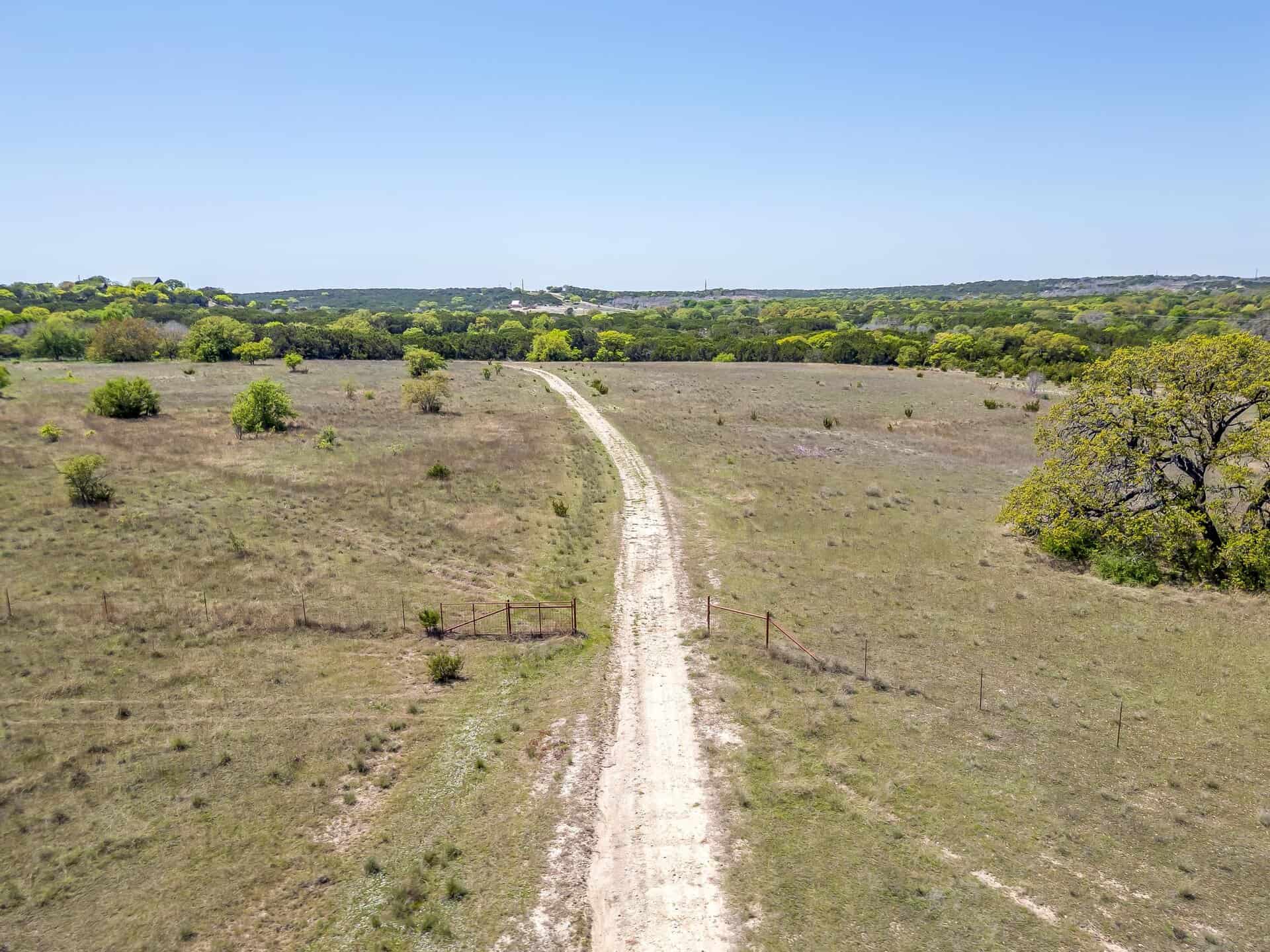 An image that shows 131 Private Rd 2549b (19 Of 79)