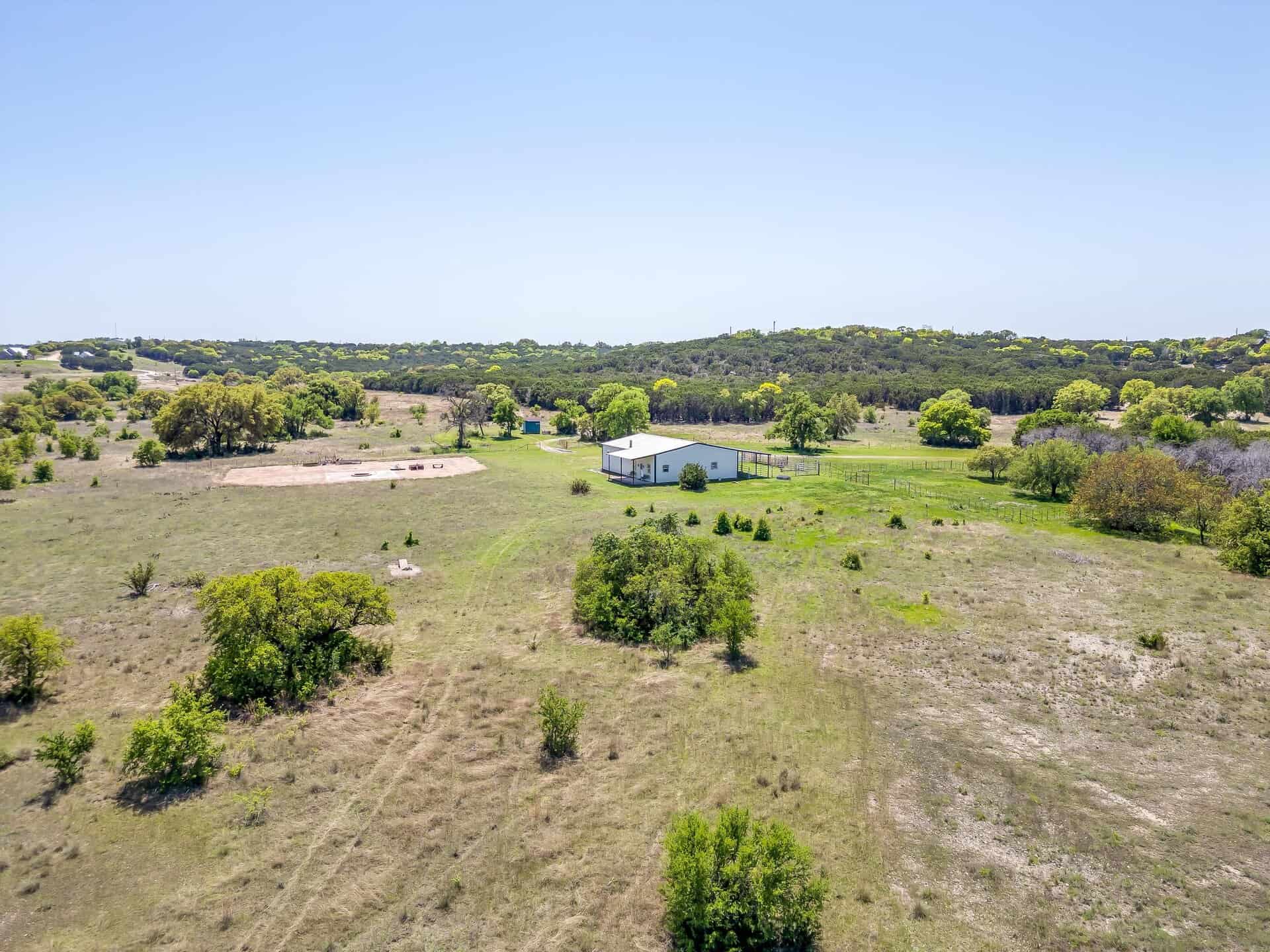 An image that shows 131 Private Rd 2549b (20 Of 79)