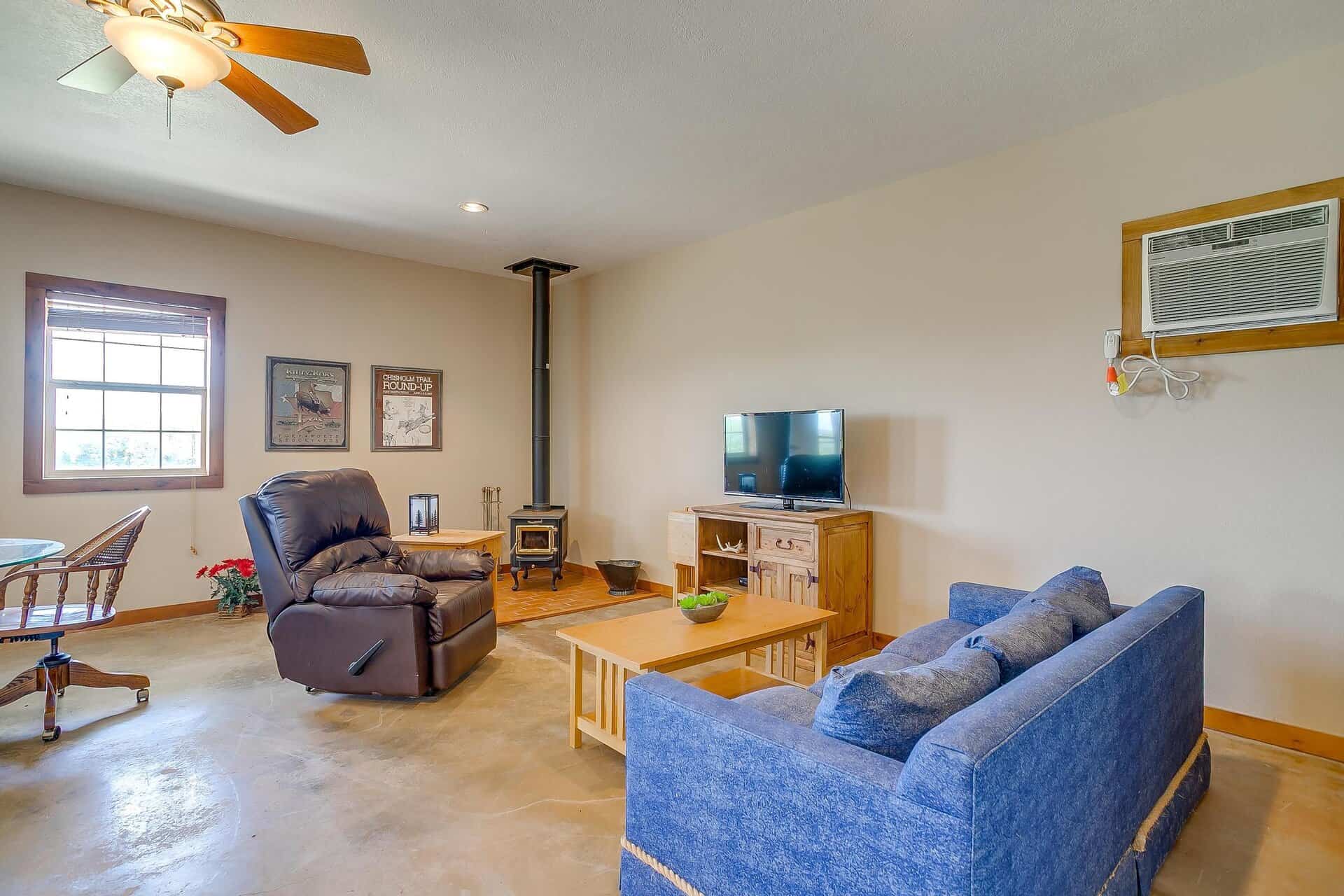 An image that shows 131 Private Rd 2549b (25 Of 79)