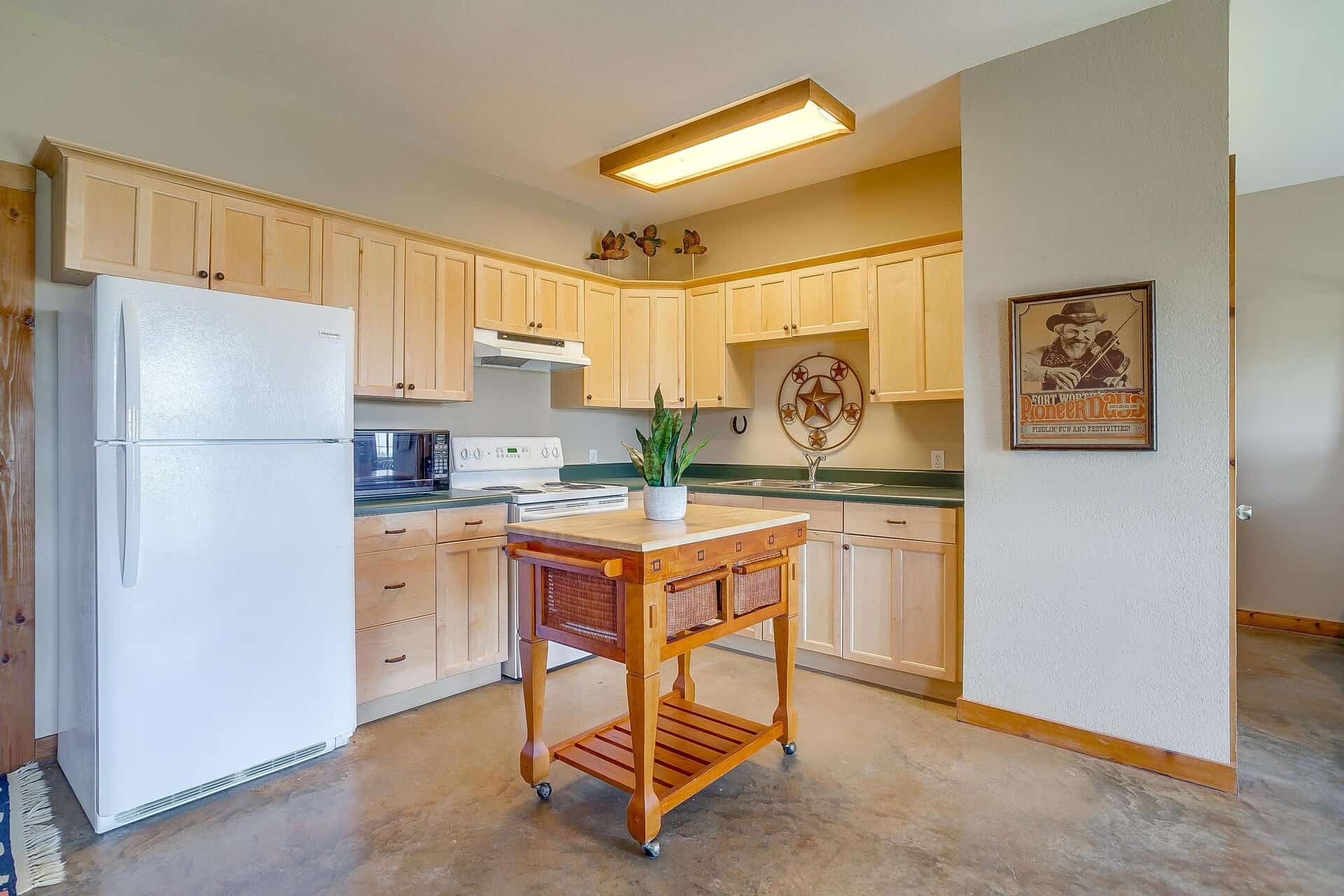 An image that shows 131 Private Rd 2549b (28 Of 79)