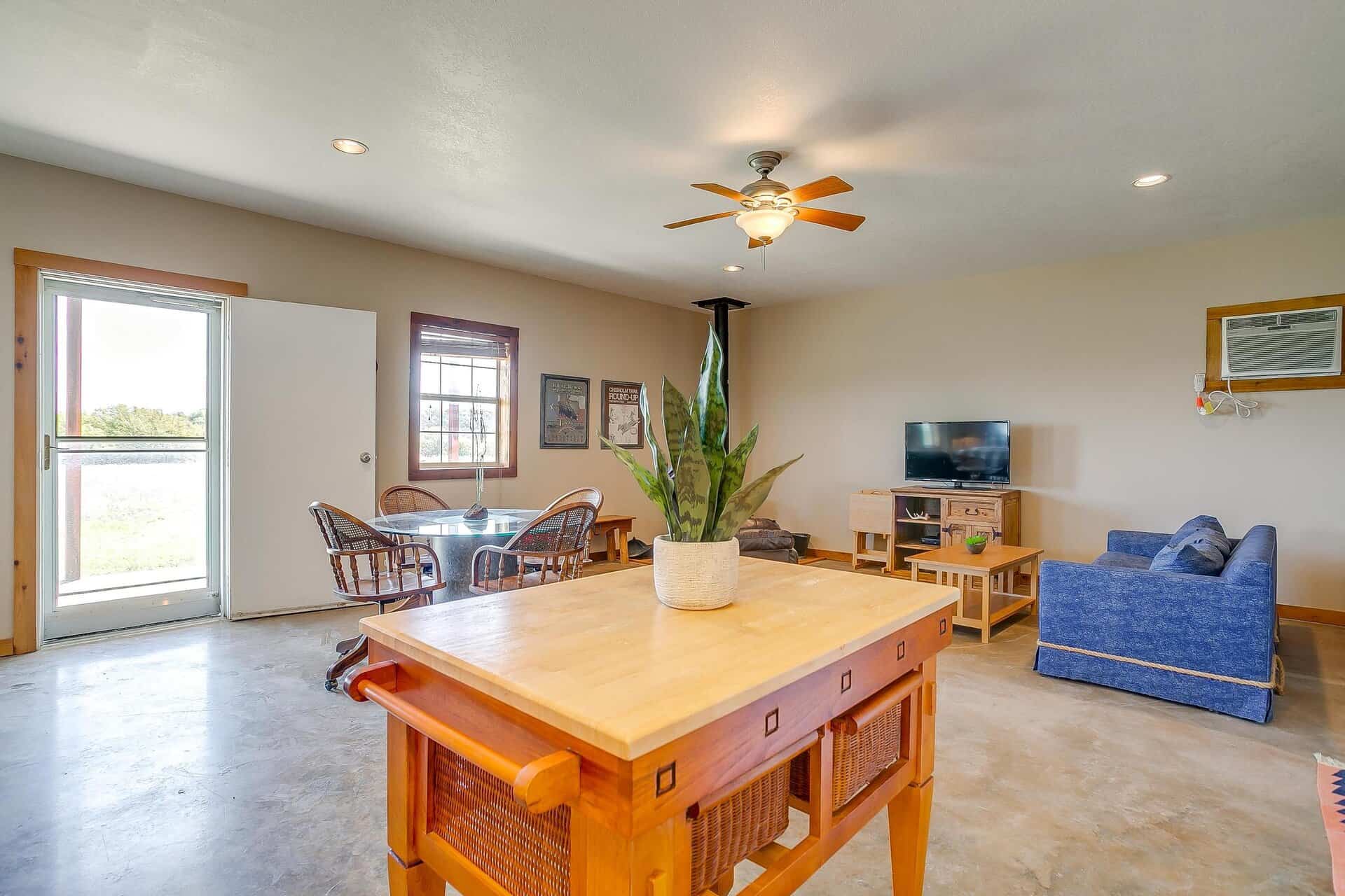 An image that shows 131 Private Rd 2549b (29 Of 79)