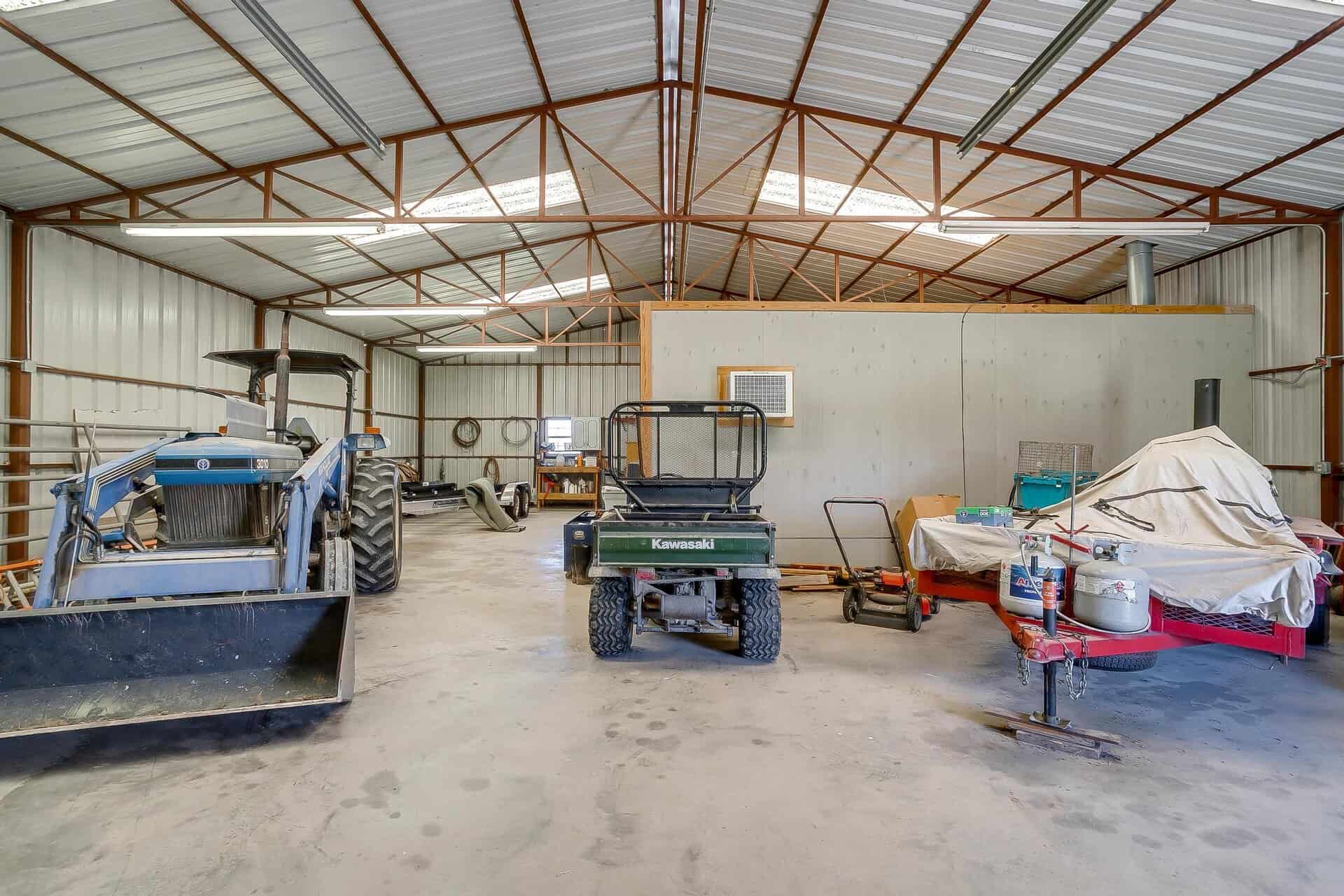 An image that shows 131 Private Rd 2549b (35 Of 79)