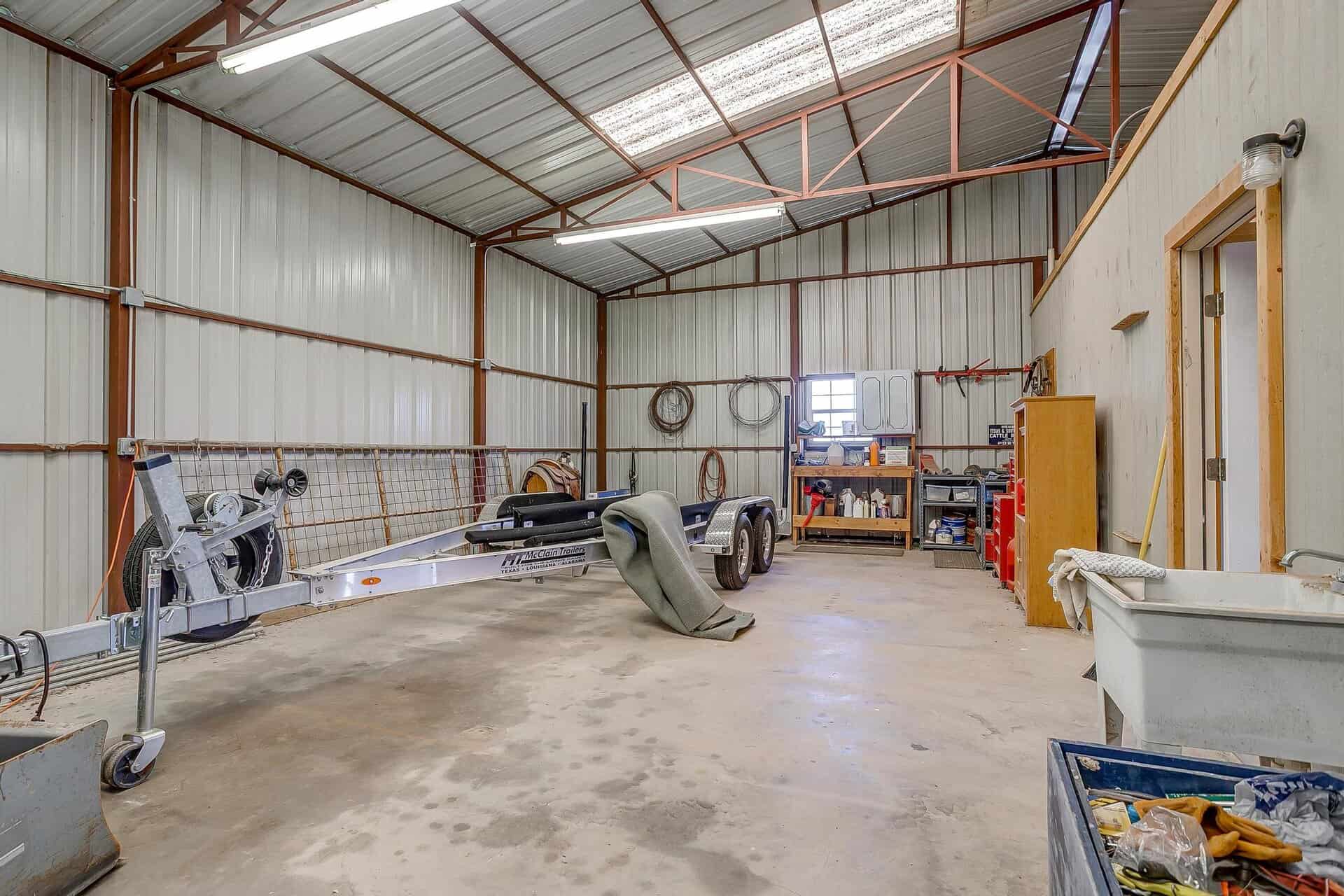 An image that shows 131 Private Rd 2549b (37 Of 79)