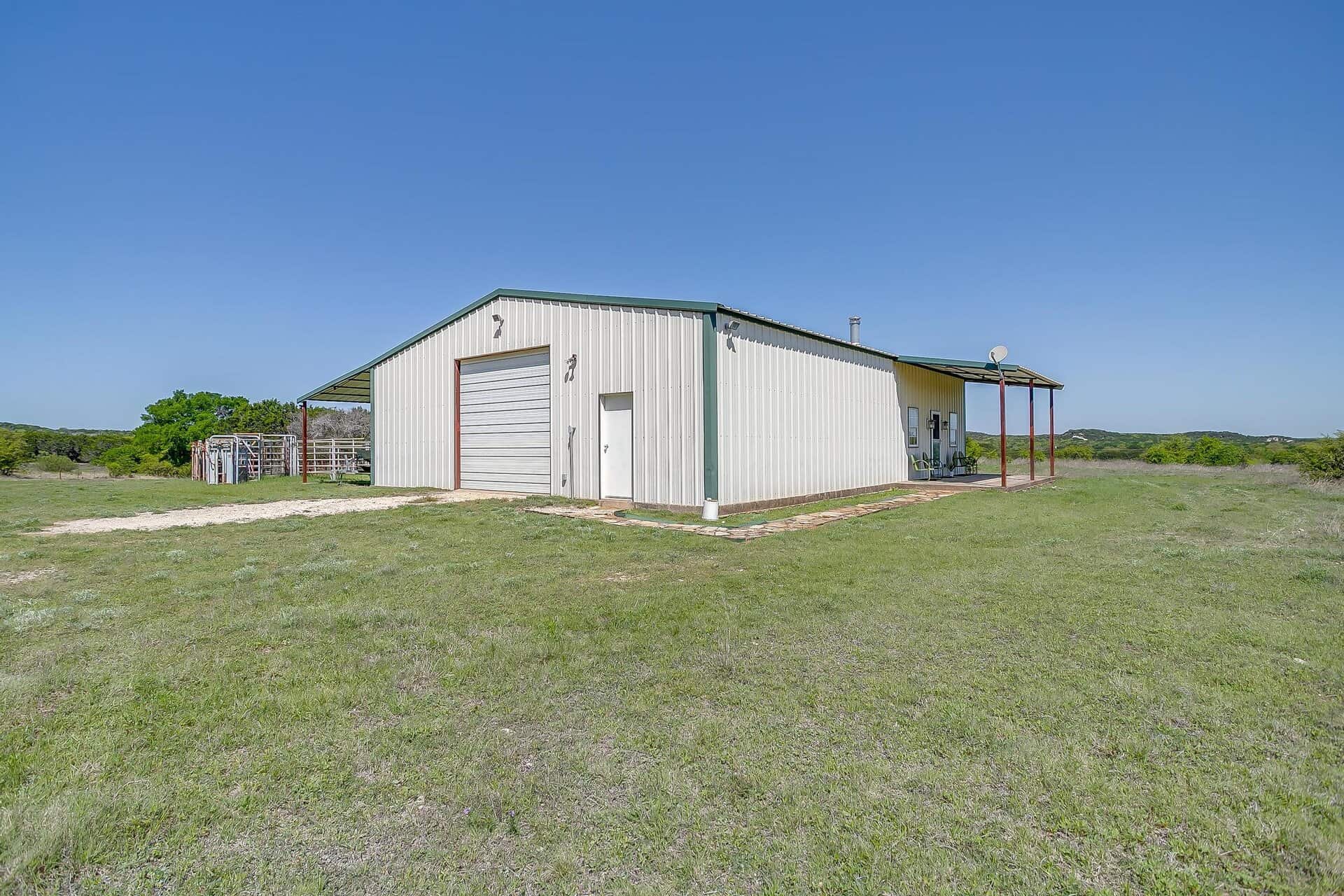 An image that shows 131 Private Rd 2549b (42 Of 79)