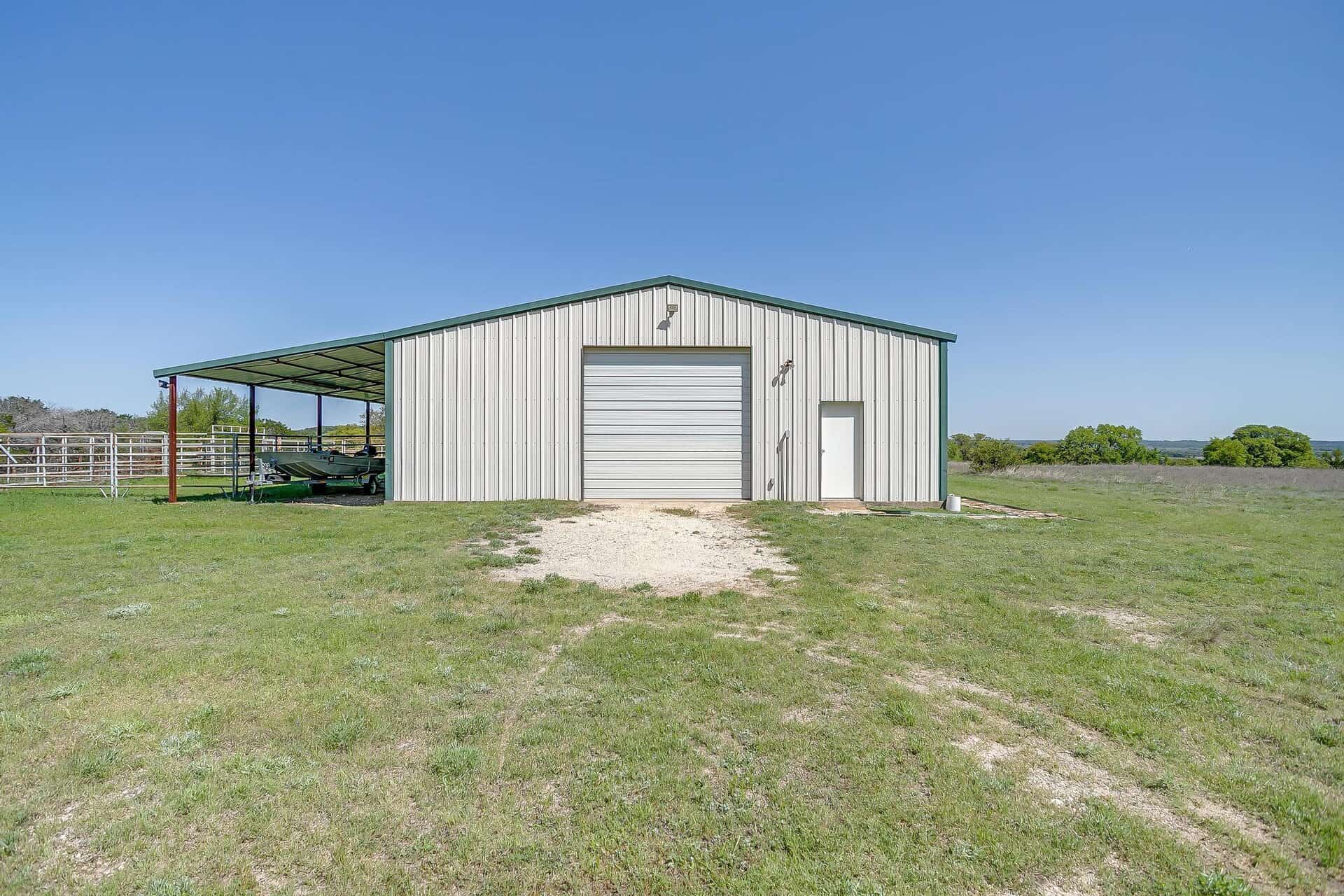An image that shows 131 Private Rd 2549b (43 Of 79)