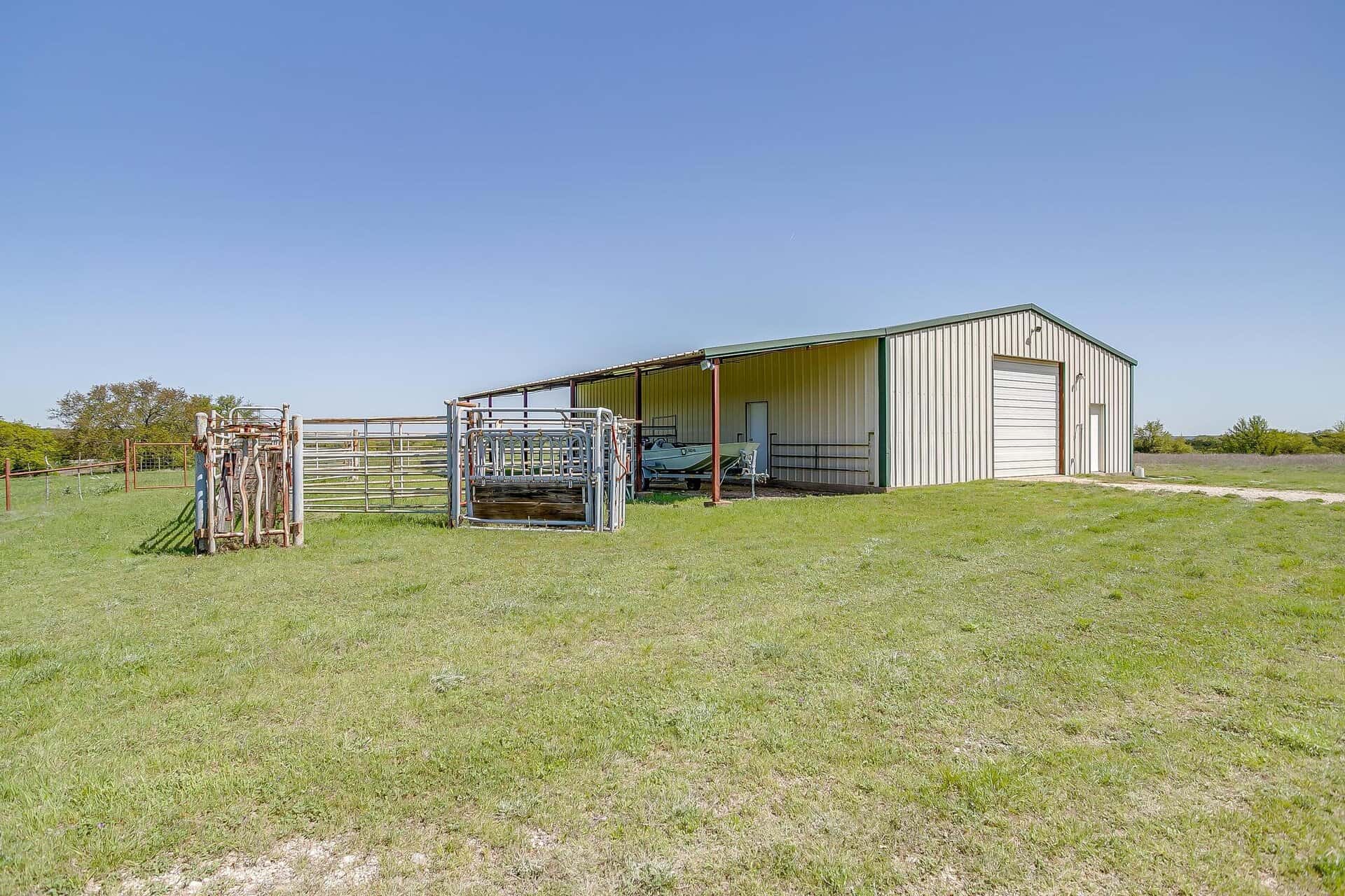 An image that shows 131 Private Rd 2549b (44 Of 79)