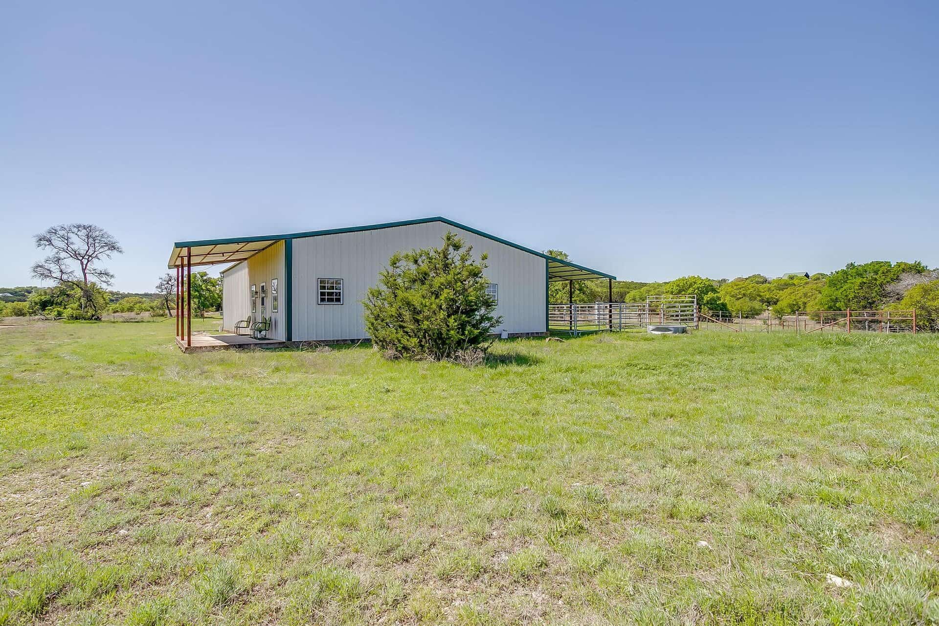 An image that shows 131 Private Rd 2549b (48 Of 79)
