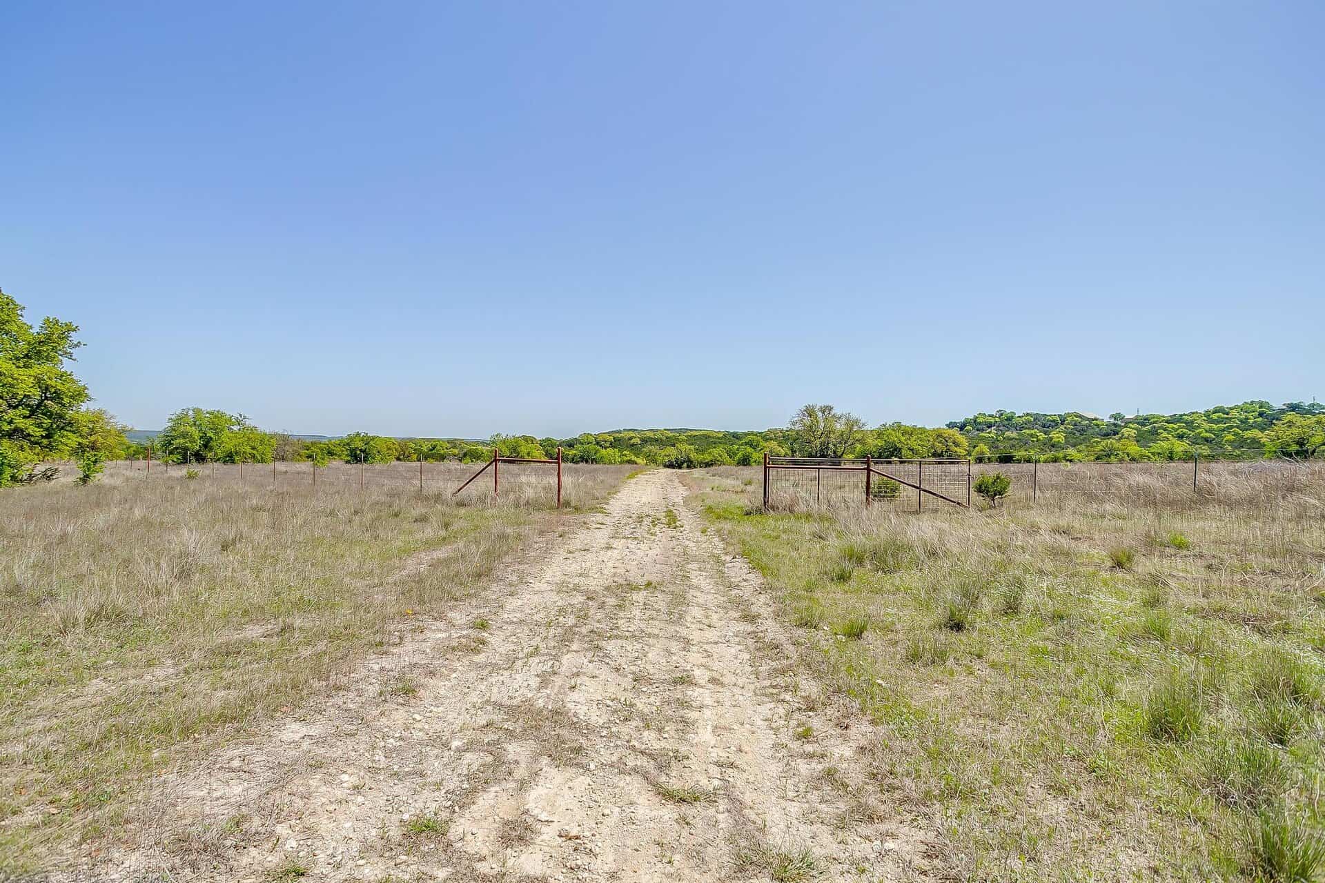 An image that shows 131 Private Rd 2549b (51 Of 79)