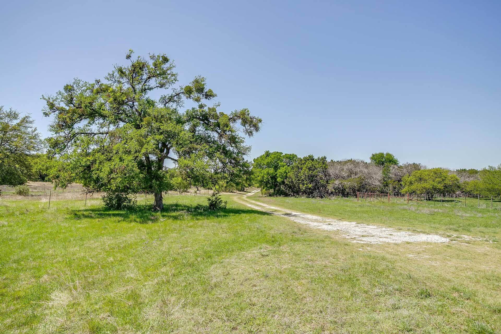 An image that shows 131 Private Rd 2549b (72 Of 79)