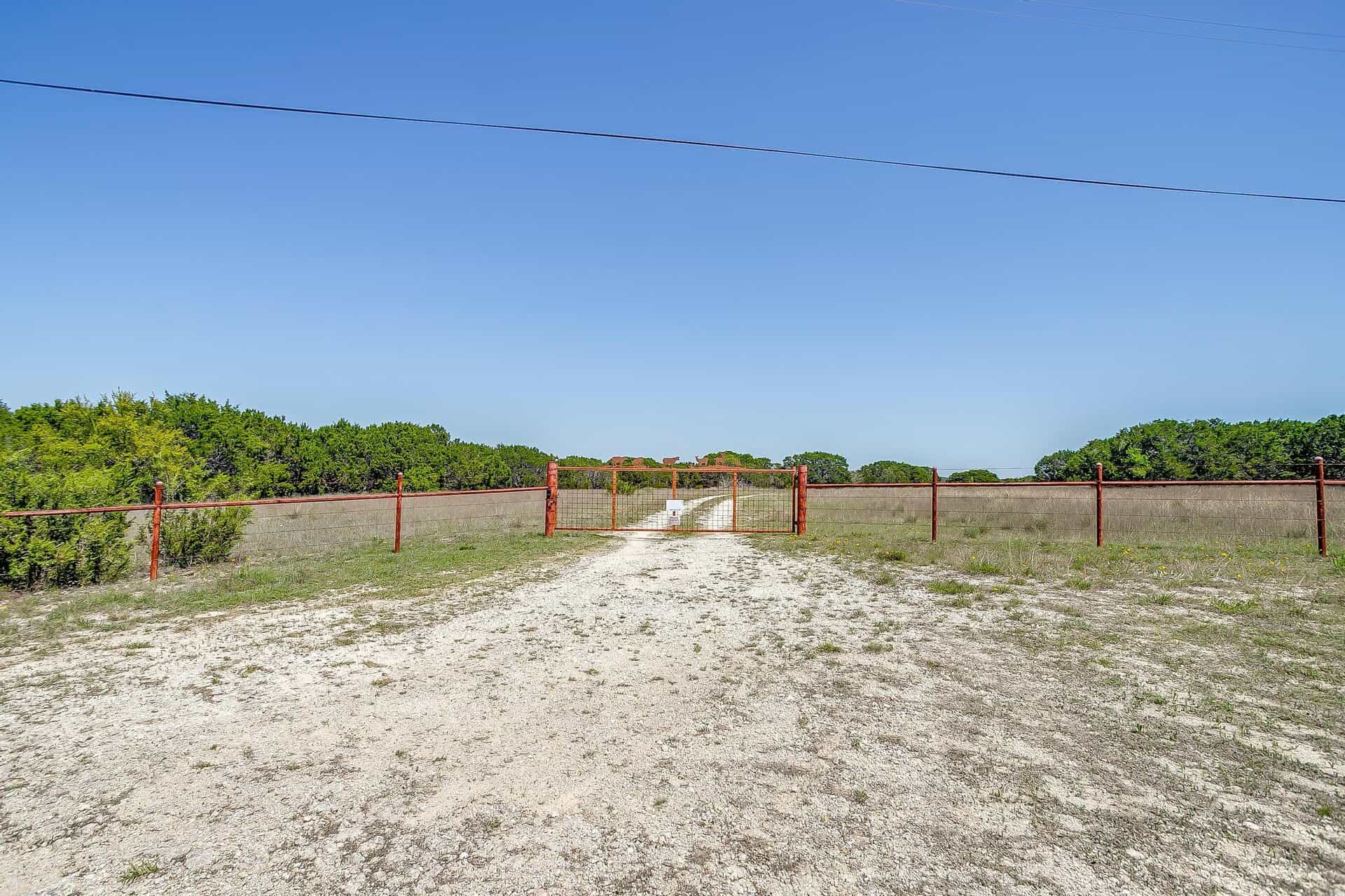An image that shows 131 Private Rd 2549b (74 Of 79)