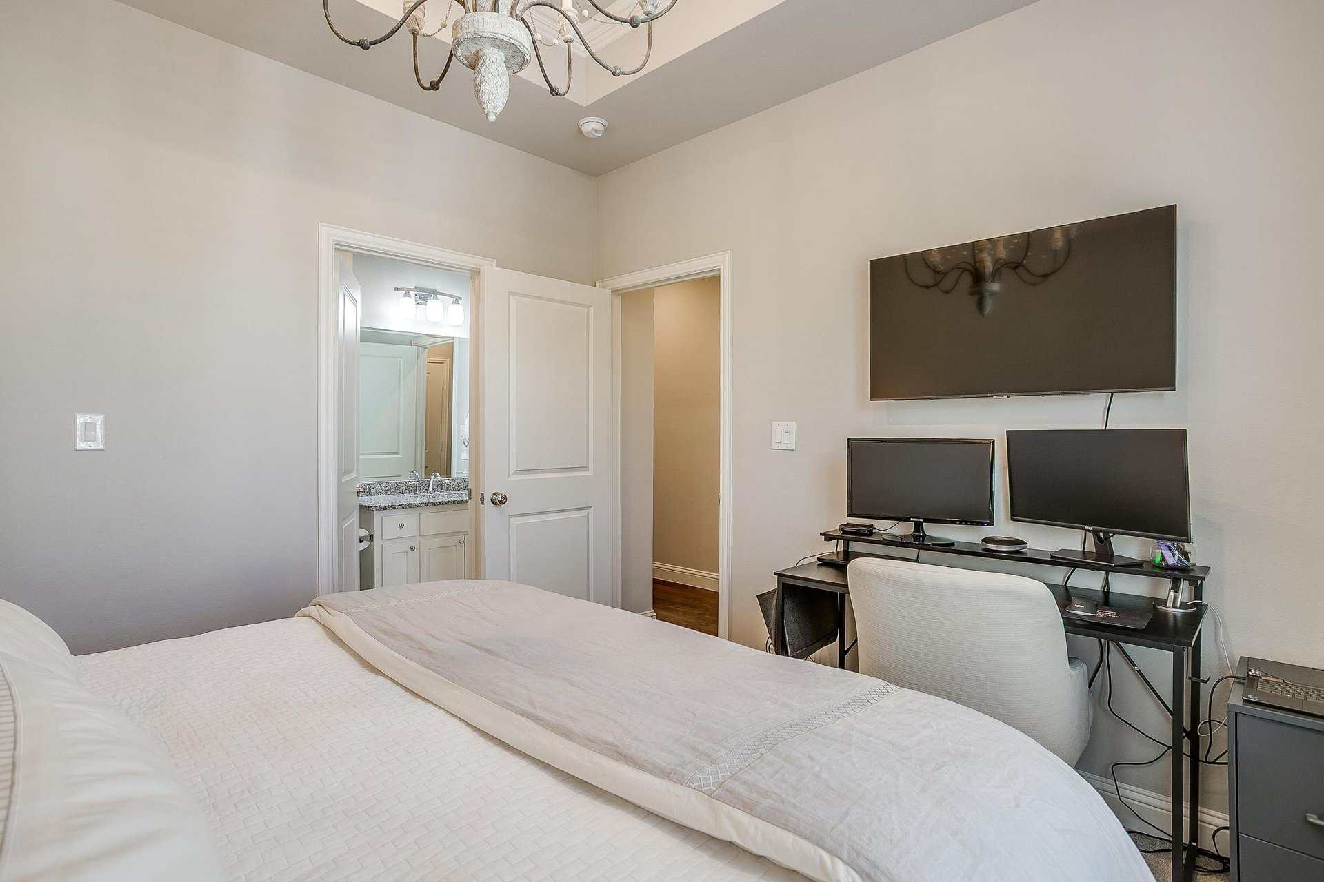 An image that shows 9026 Longmont Drive (53 Of 65)