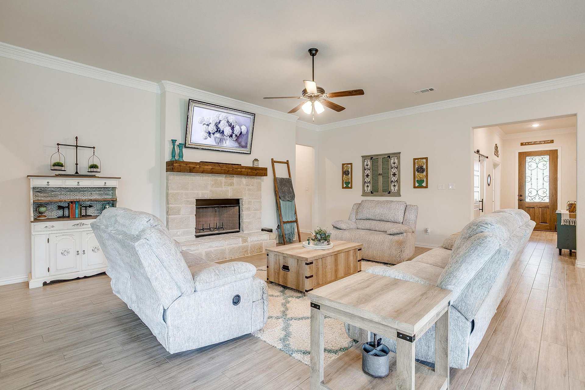 An image that shows 2184 Sugar Button Lane (22 Of 56)