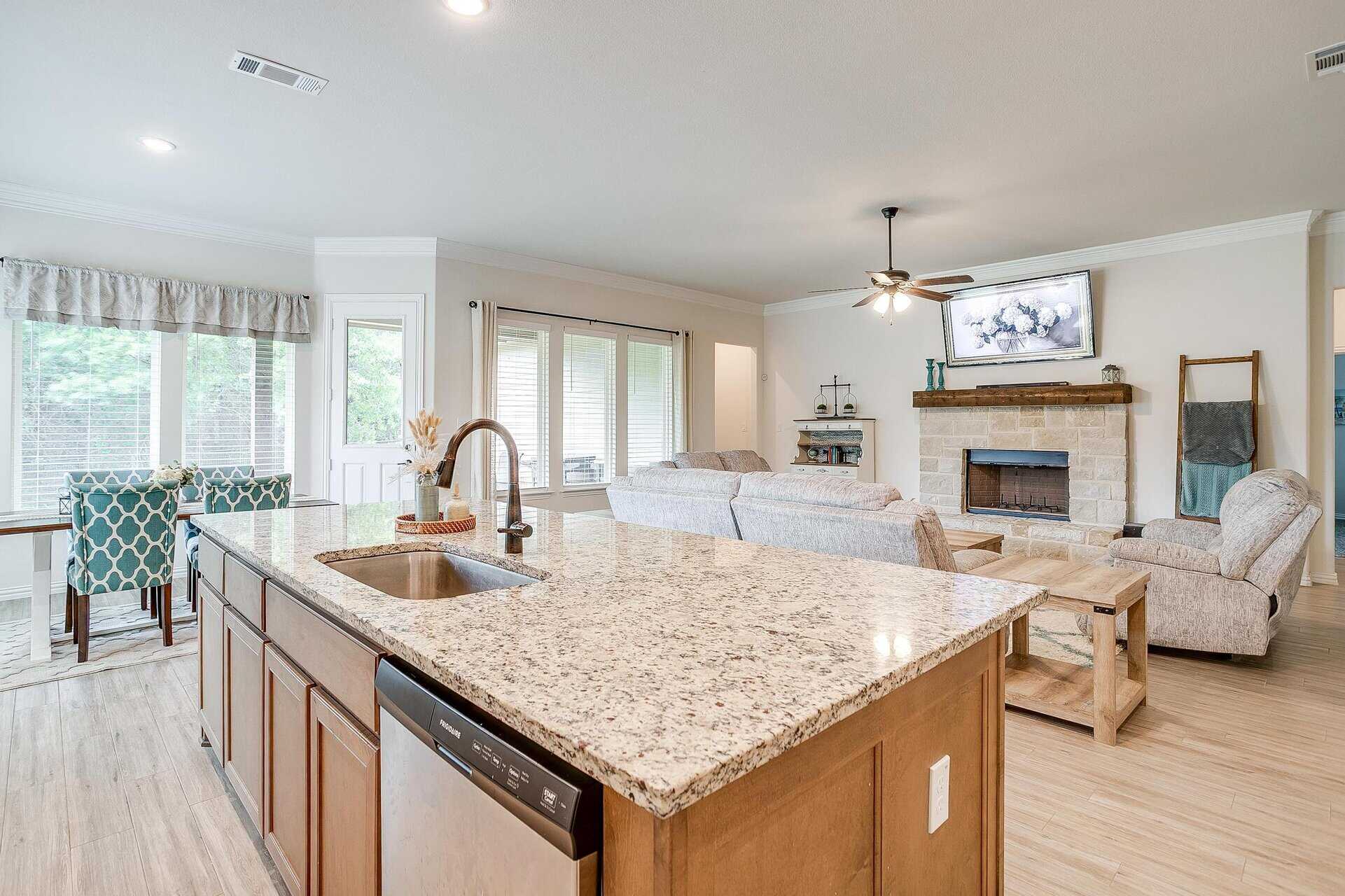 An image that shows 2184 Sugar Button Lane (28 Of 56)