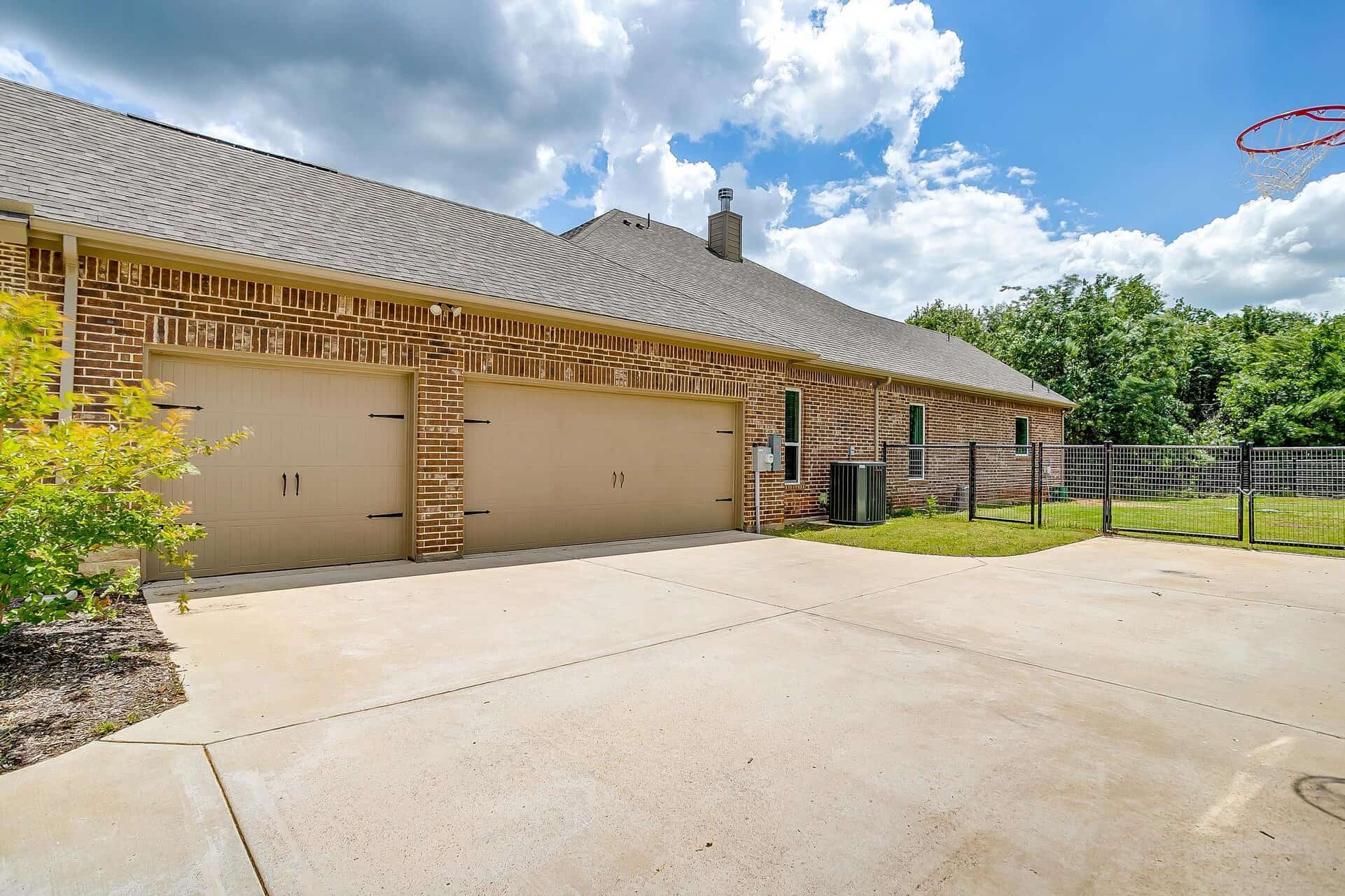 An image that shows 2184 Sugar Button Lane (50 Of 56)