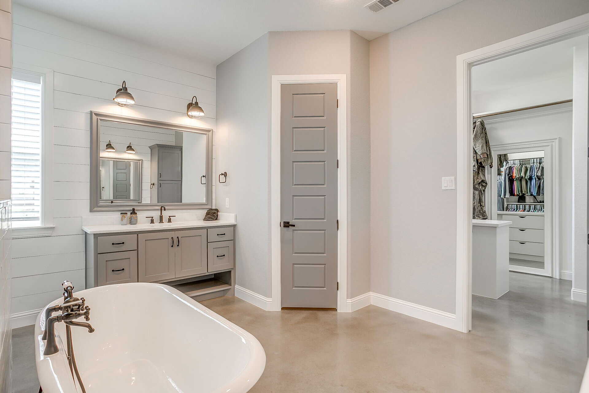 An image that shows 148 Maravilla Dr (65 Of 161)