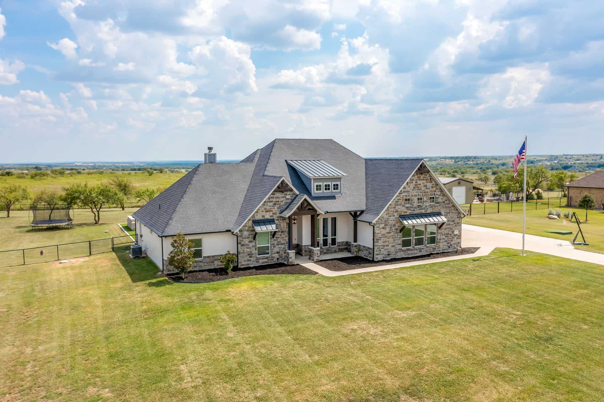 An image that shows 148 Maravilla Dr (7 Of 161)