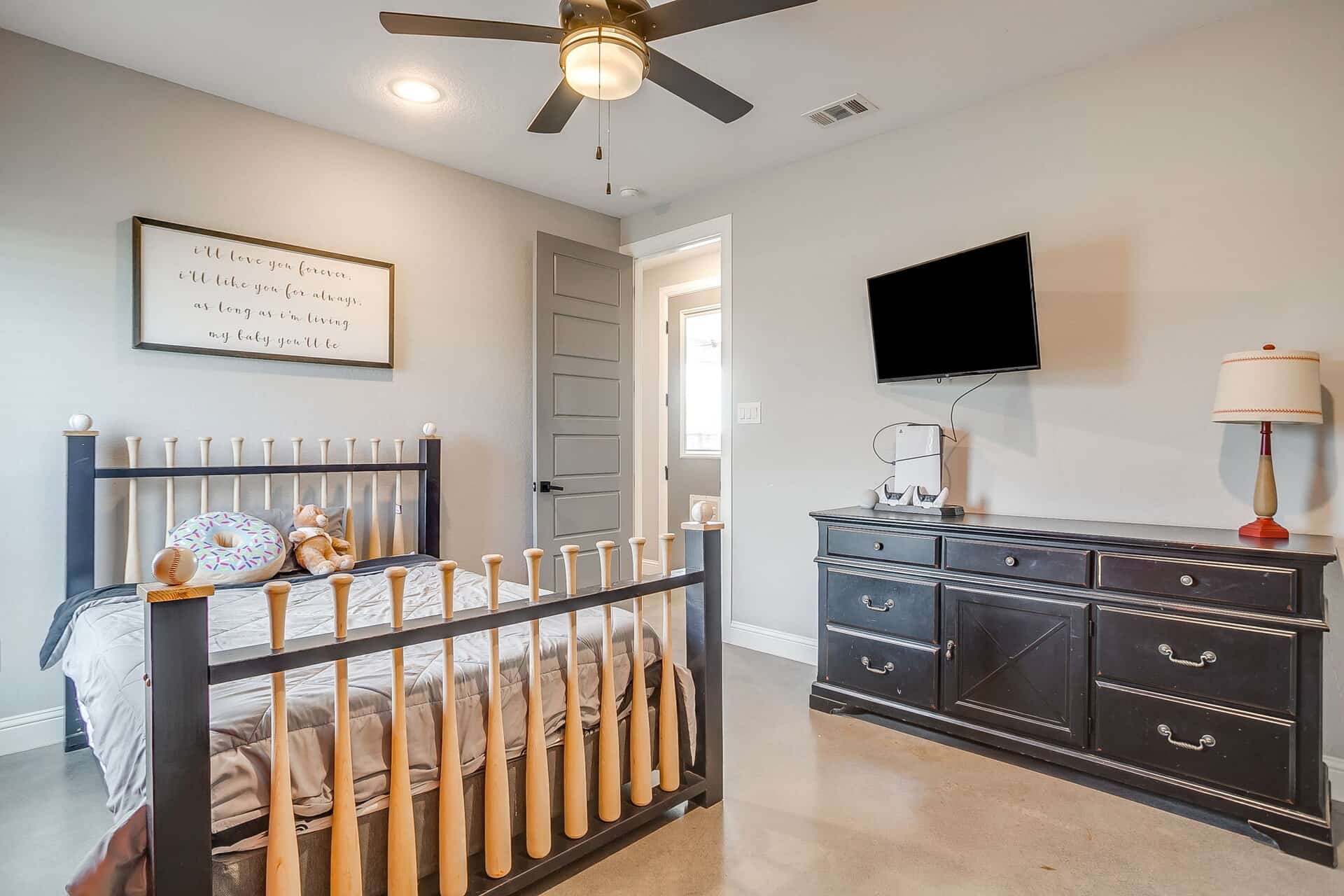 An image that shows 148 Maravilla Dr (78 Of 161)