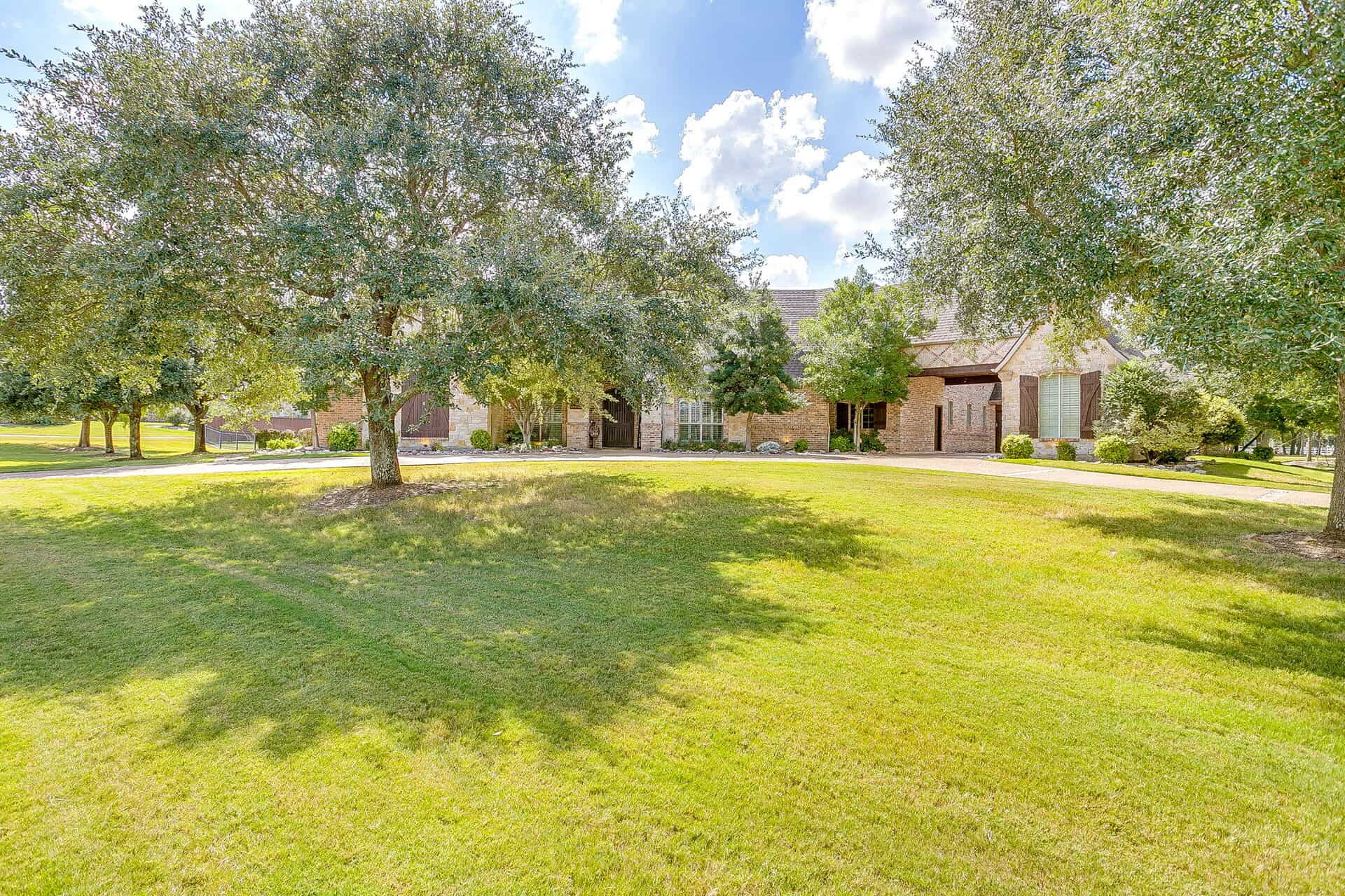 An image that shows 155 Country Vista Cir (15 Of 105)