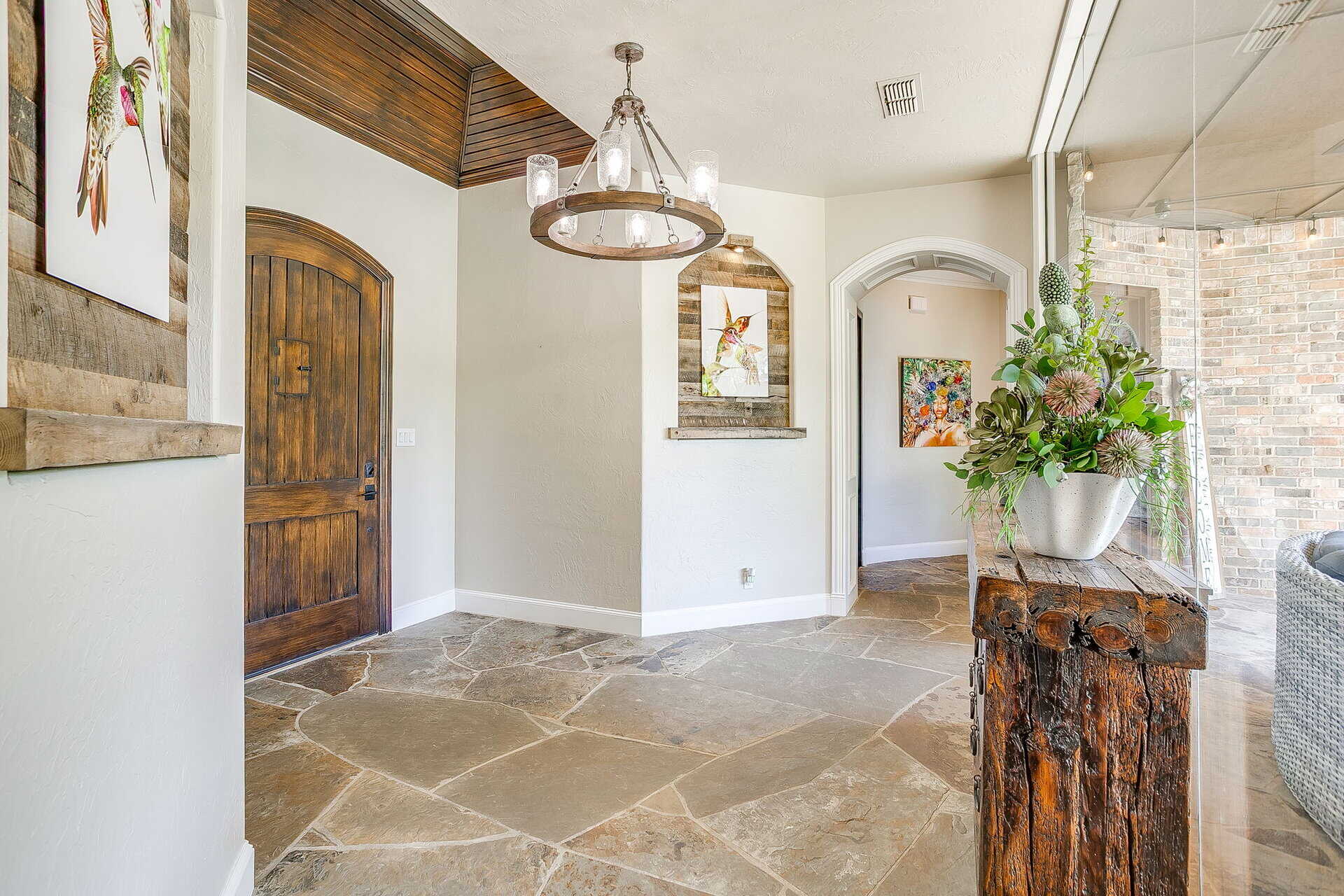 An image that shows 155 Country Vista Cir (23 Of 105)